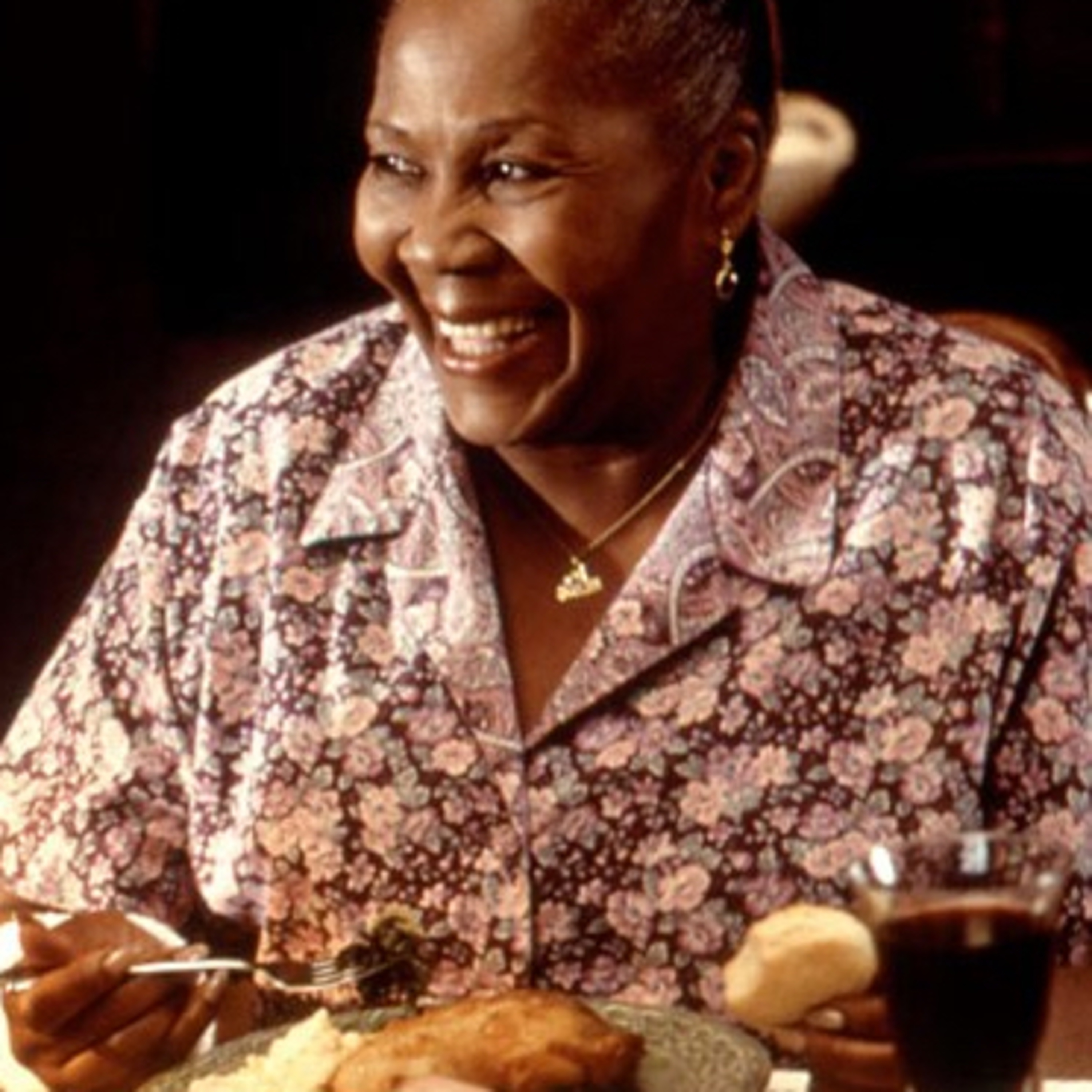 “Shout Out to ya Mama’Nem” The Greatest Holiday Food of All Time!  episode artwork