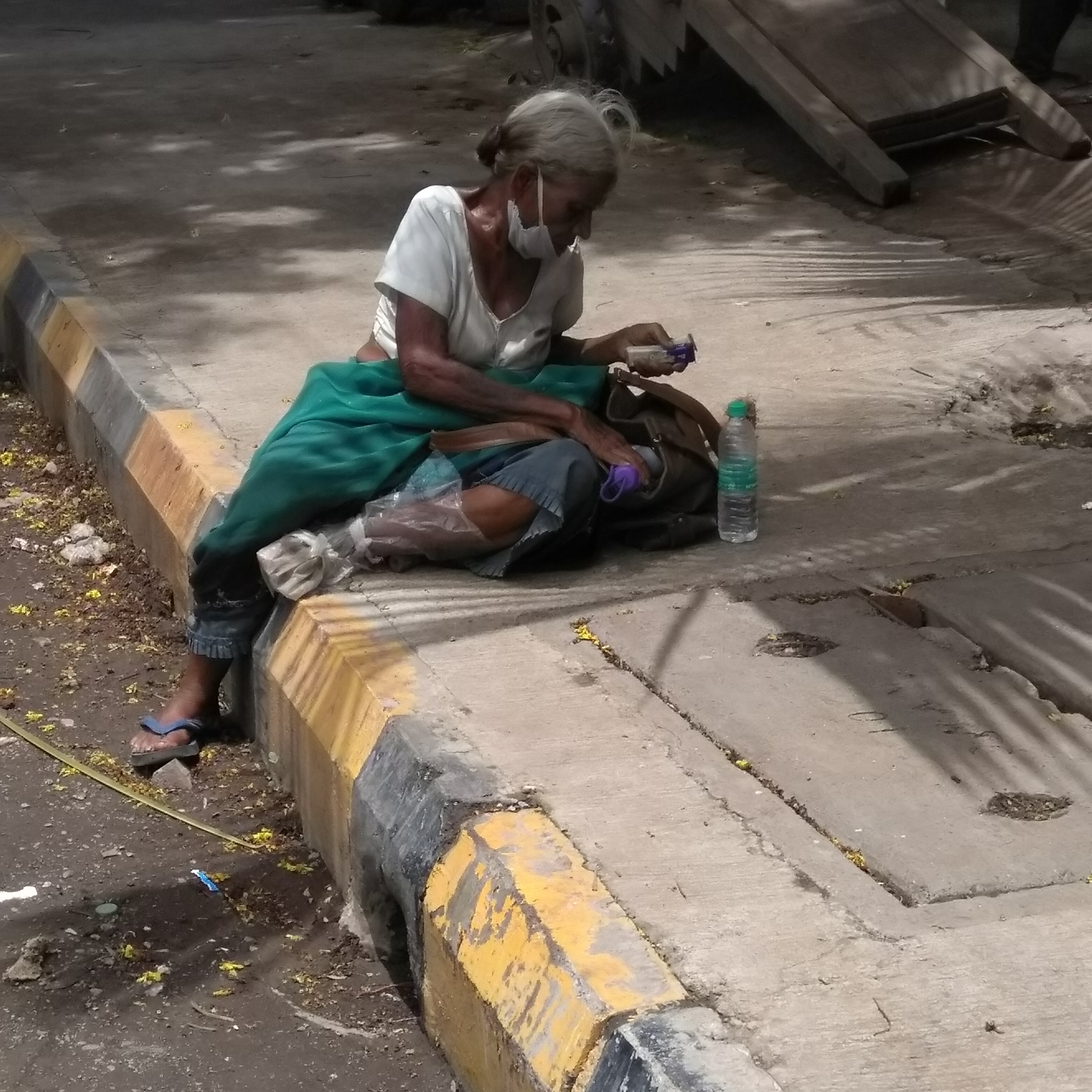 Roadside Encounters with Humanity - Lockdown !