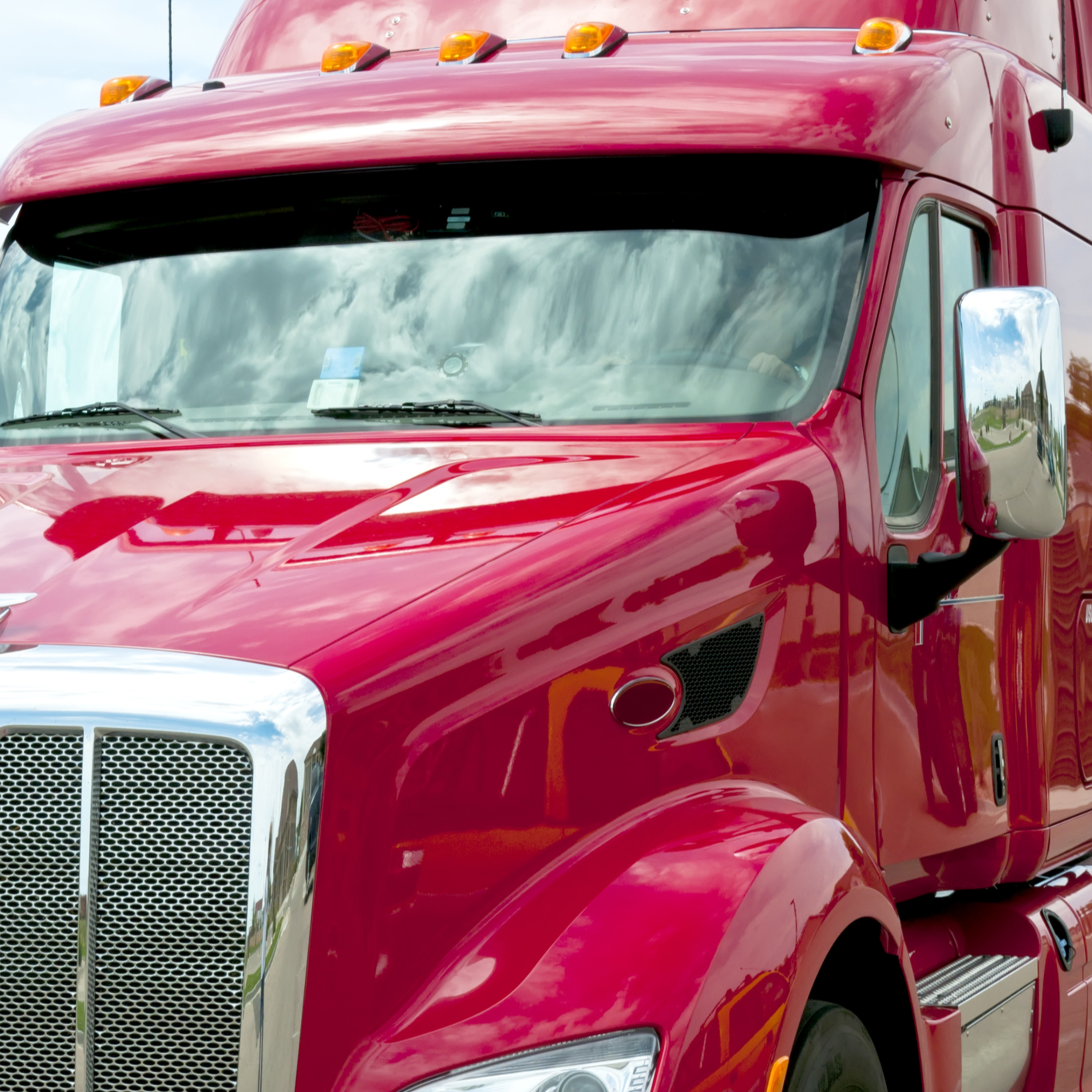 A Little Person Drives an 18 Wheeler episode artwork