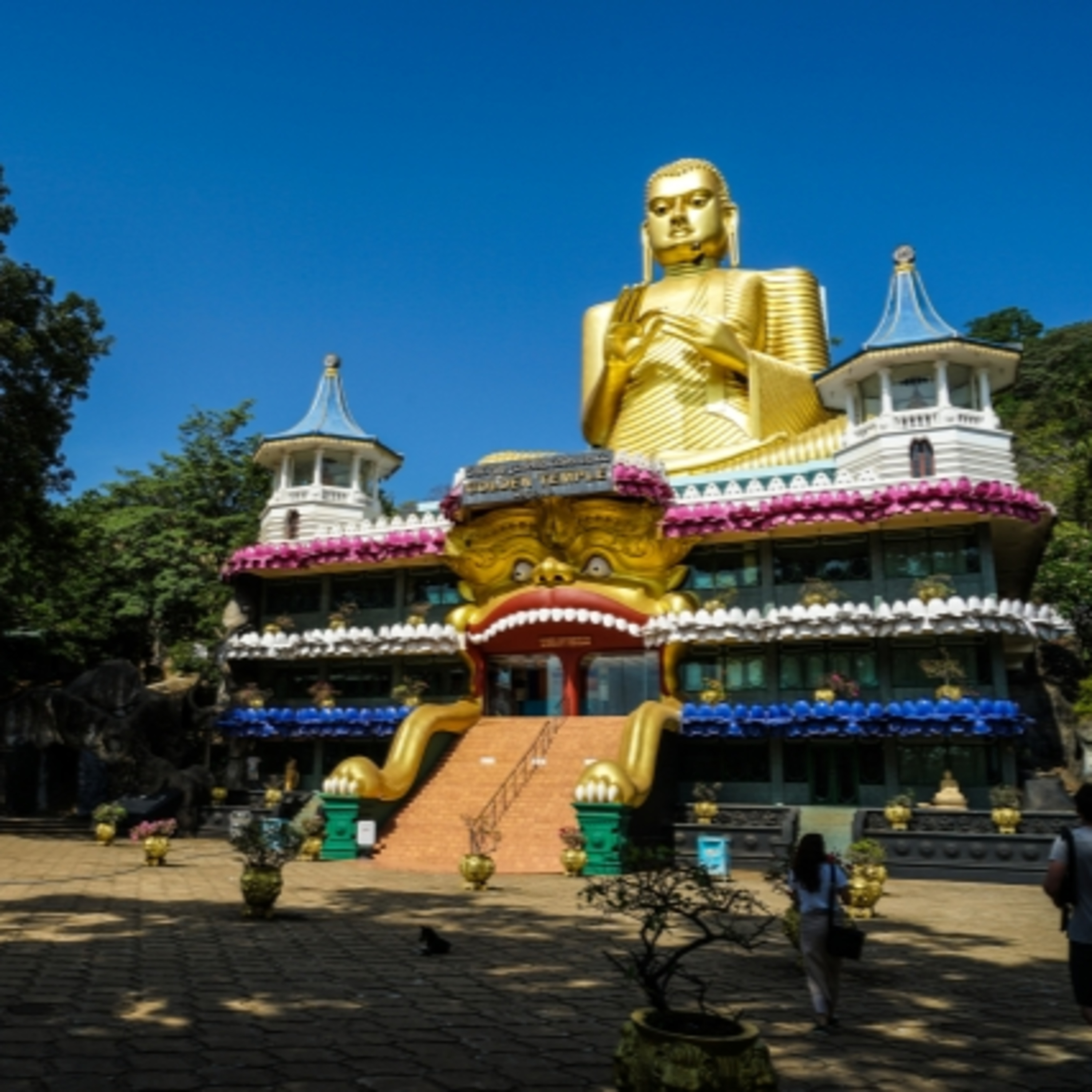 【世界遺産】ダンブッラ黄金寺院。聖像の眠る5つの石窟