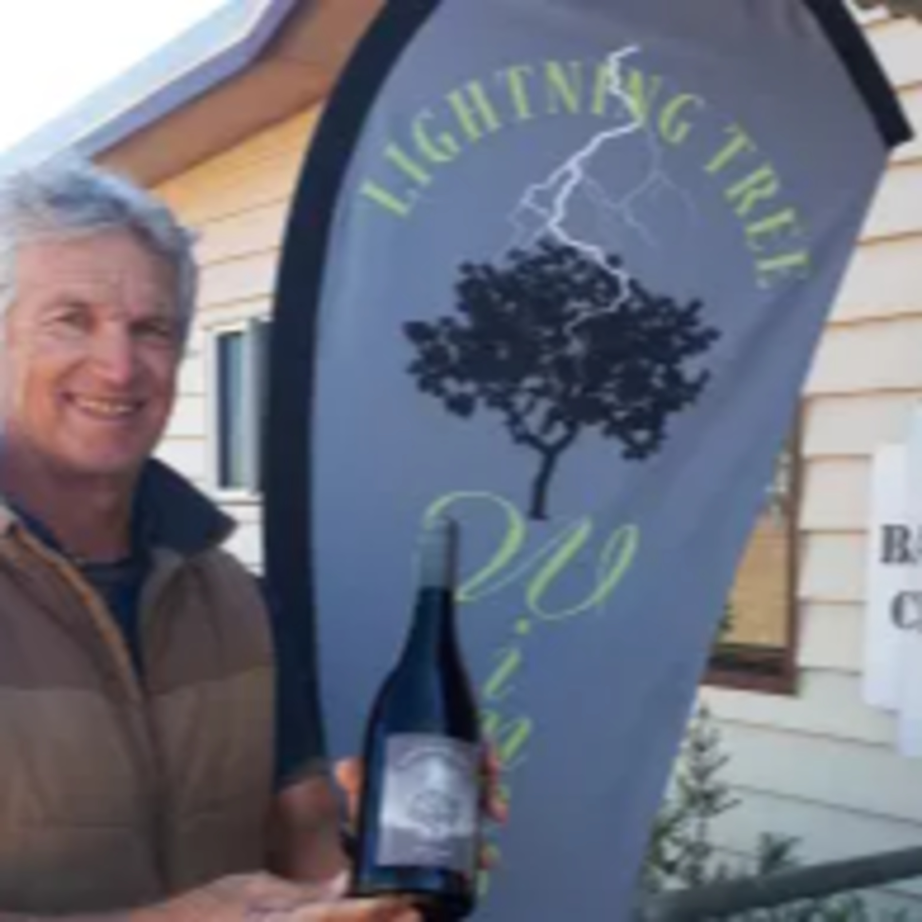 Peter Stewart - Lightning Tree Wines (South Burnett, QLD) episode artwork