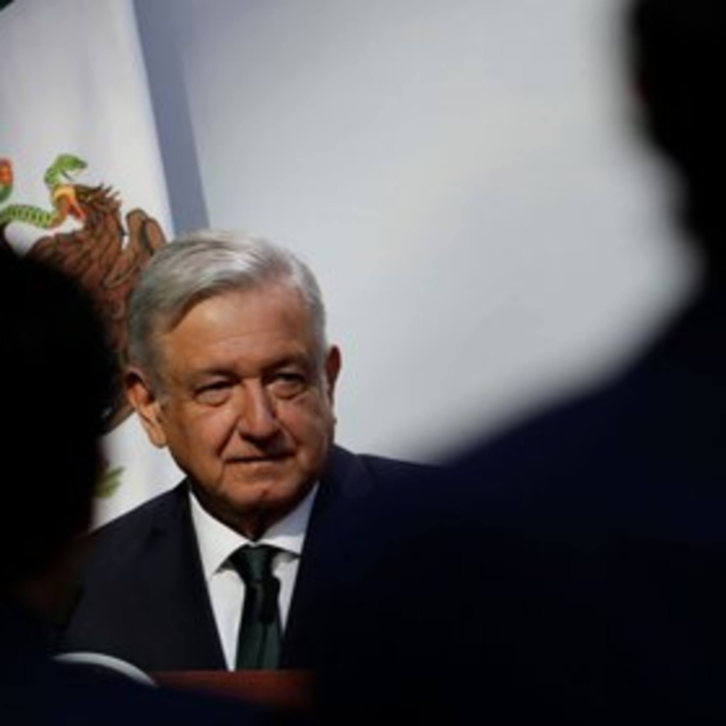 A dos años de gobierno, AMLO refuerza control político en México: Reportaje episode artwork