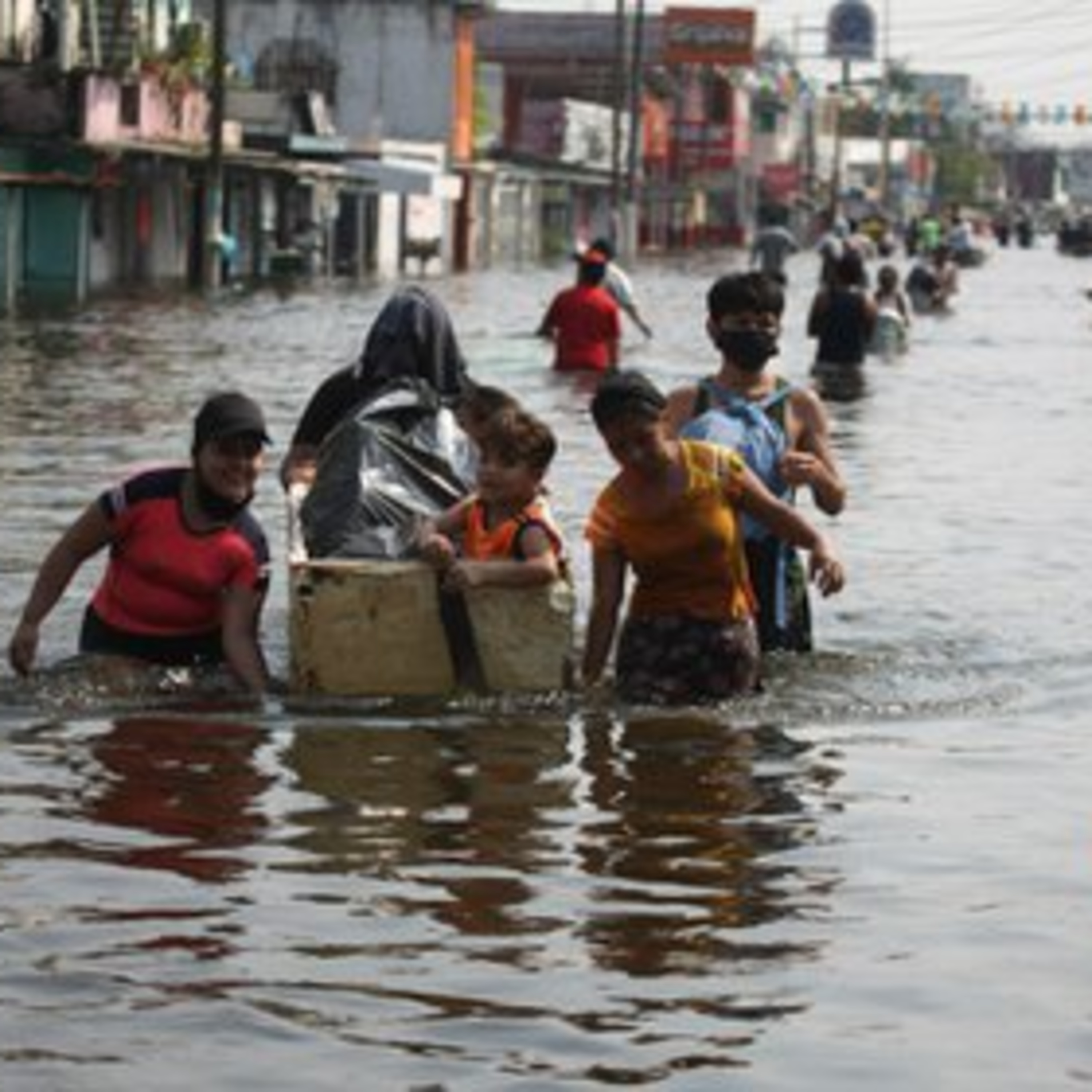 Insuficiente la ayuda de AMLO a los miles de damnificados de Tabasco. episode artwork