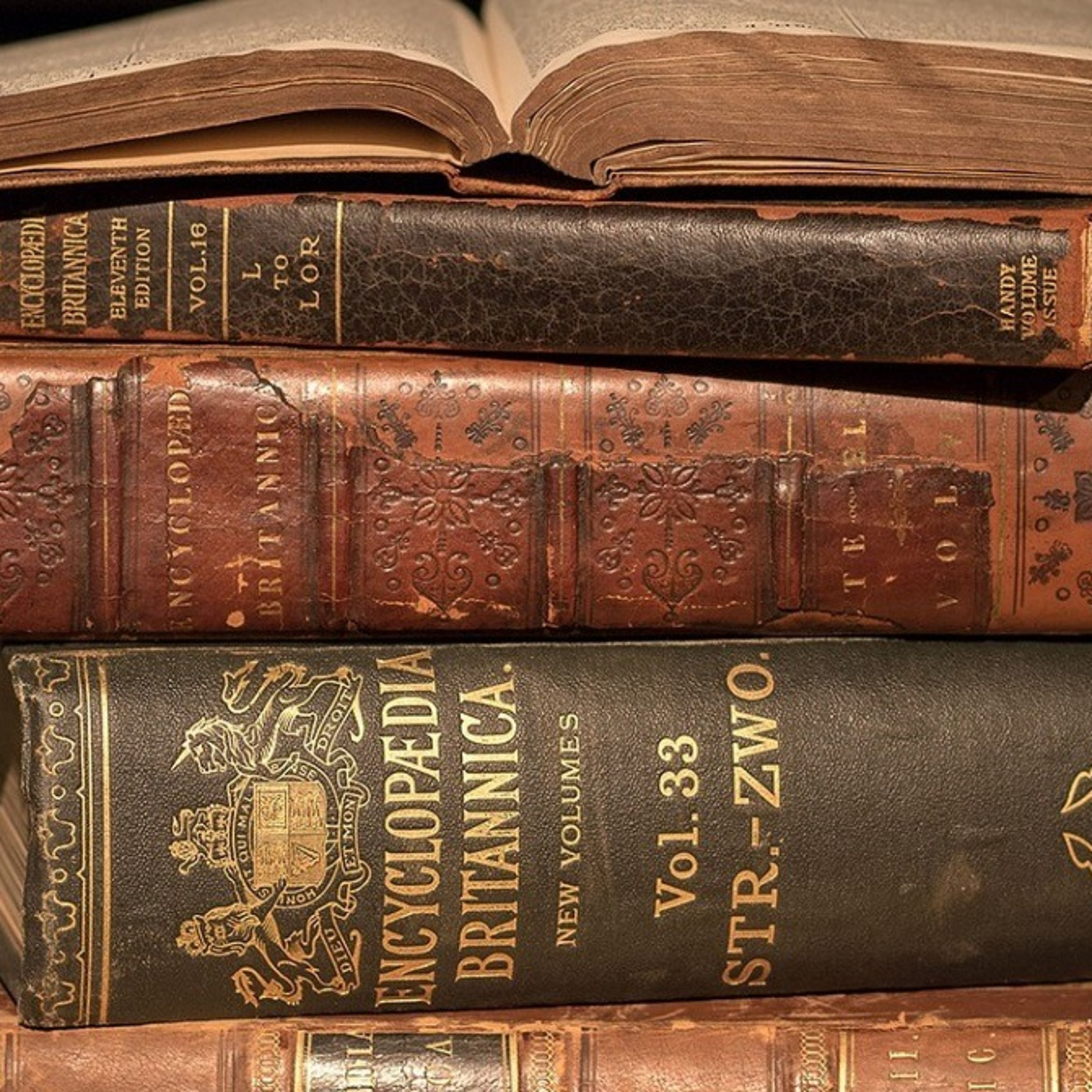 ¿Sabes cuál es el origen del libro? Aquí te lo contamos  episode artwork