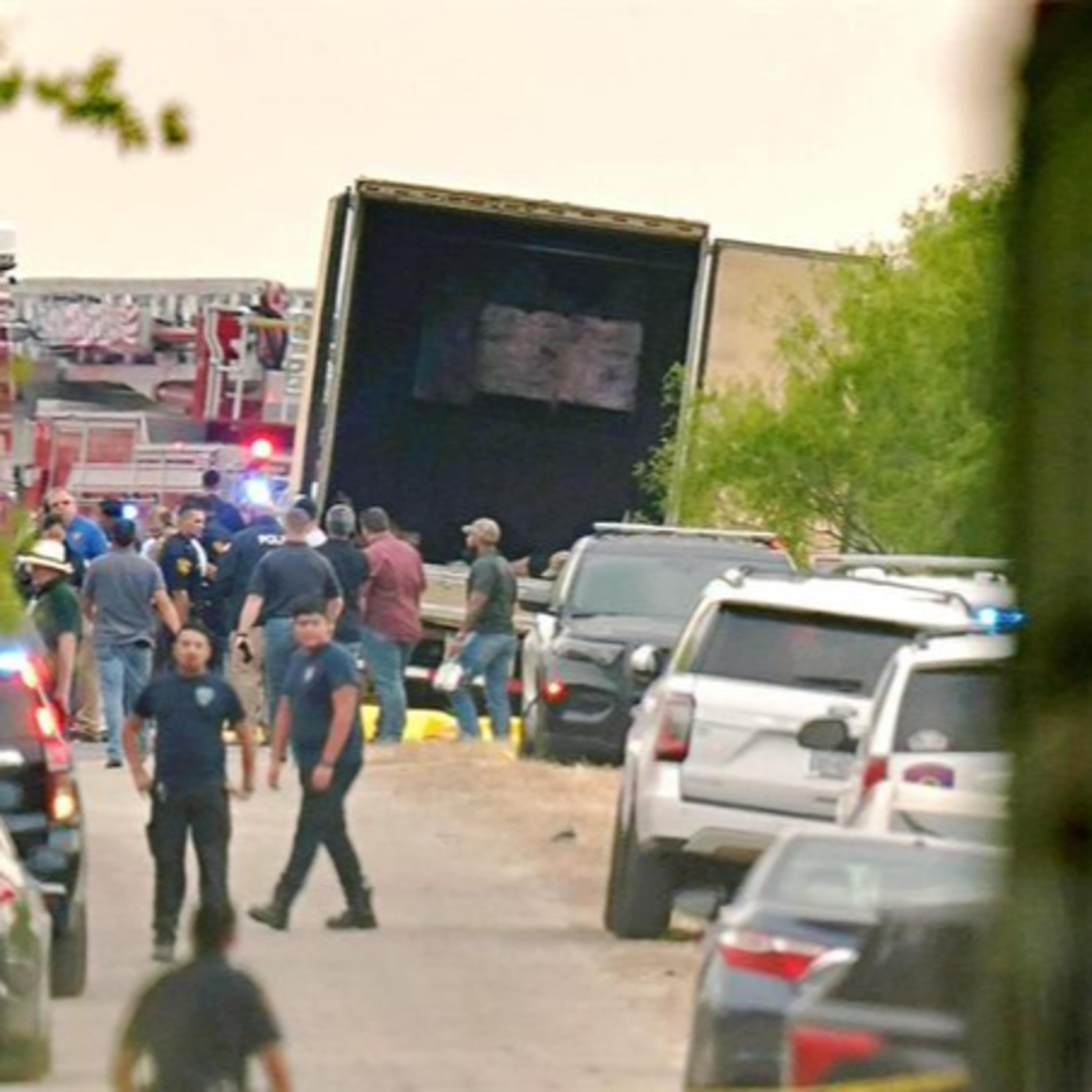 26 mexicanos fallecieron en el tráiler abandonado en Texas.  episode artwork