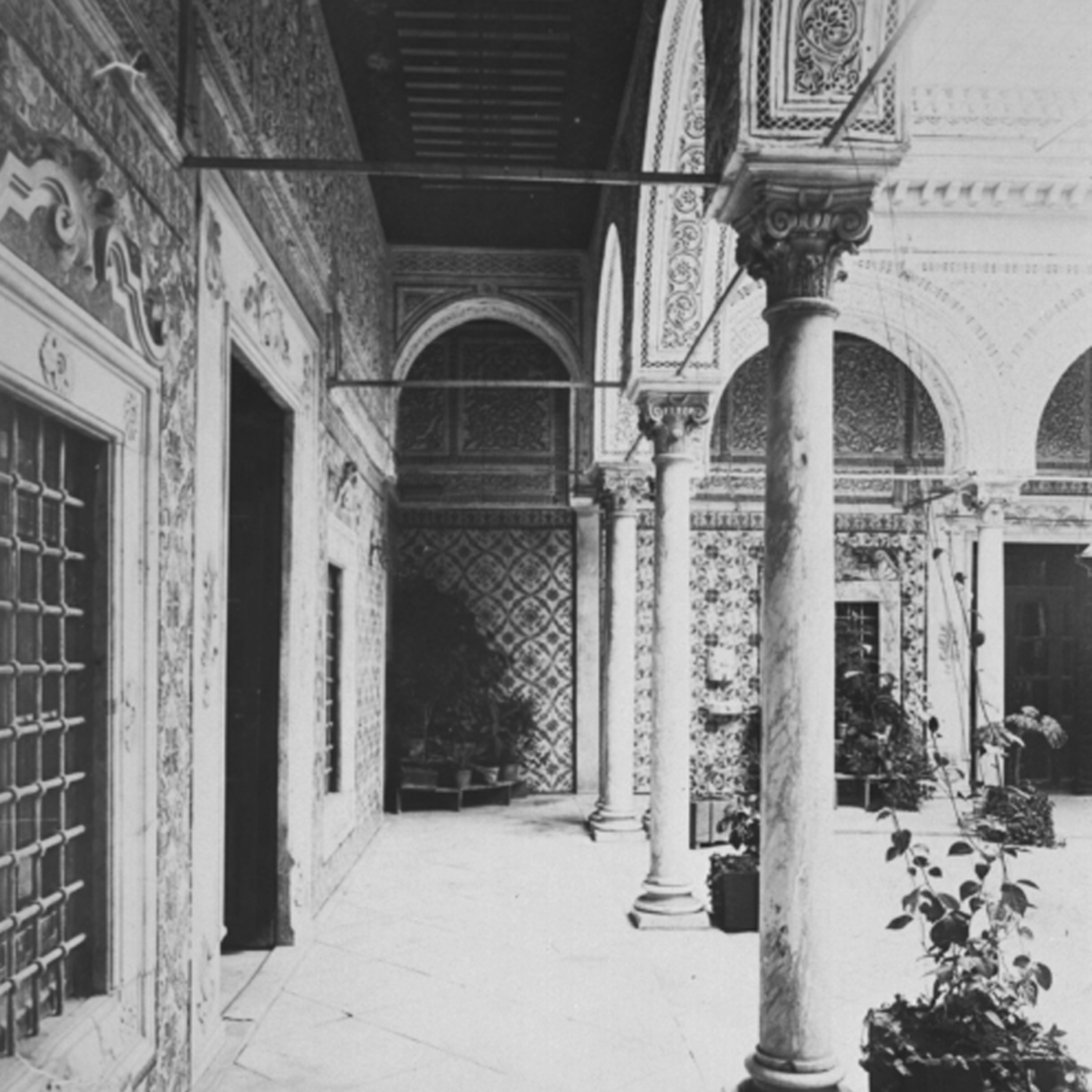 عز نفسك تصيبها 