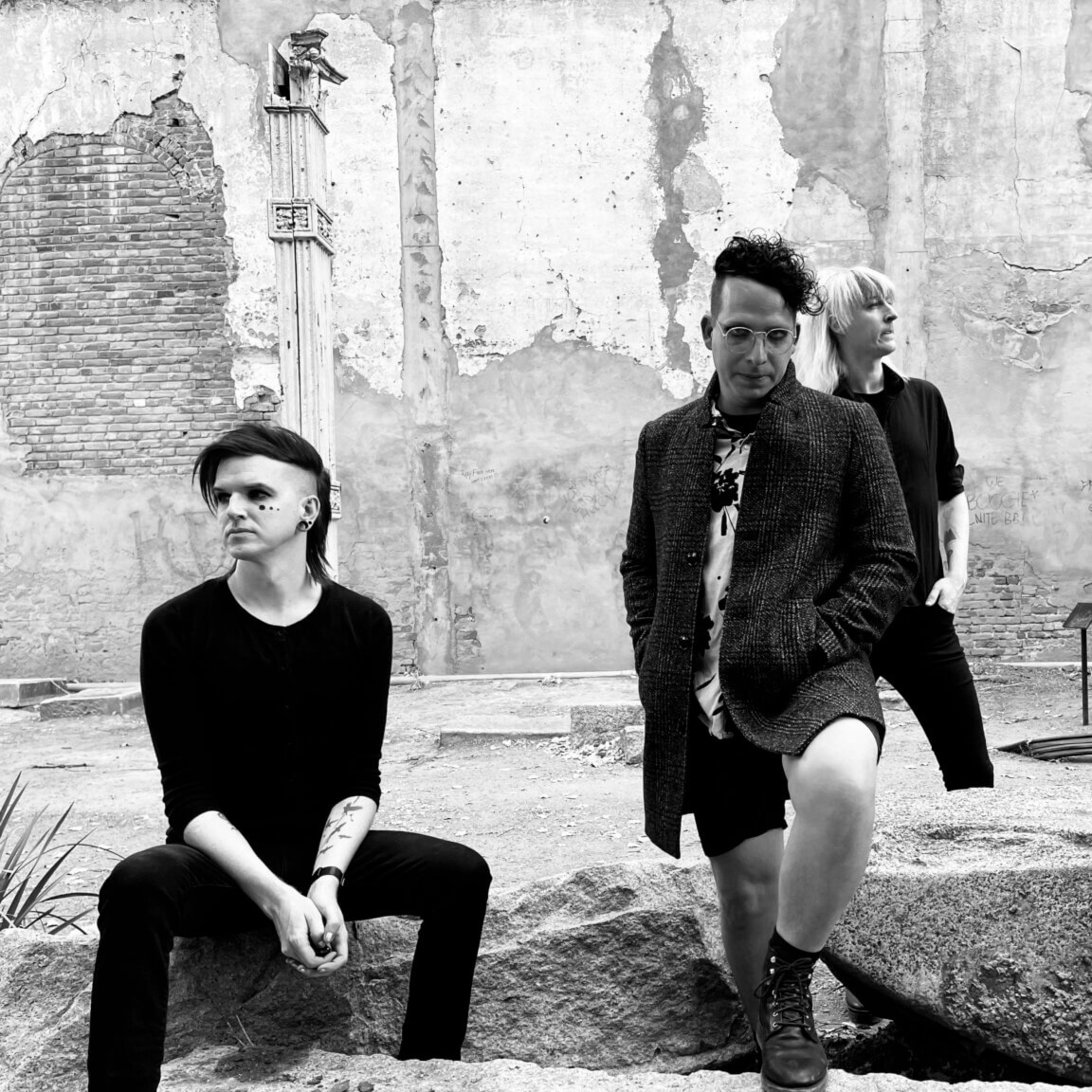 Shellshocked Radio Recommendations - CREUX LIES - MISUNDERSTANDING - ROMANTIC POST-PUNK PARTY-GOTH #213