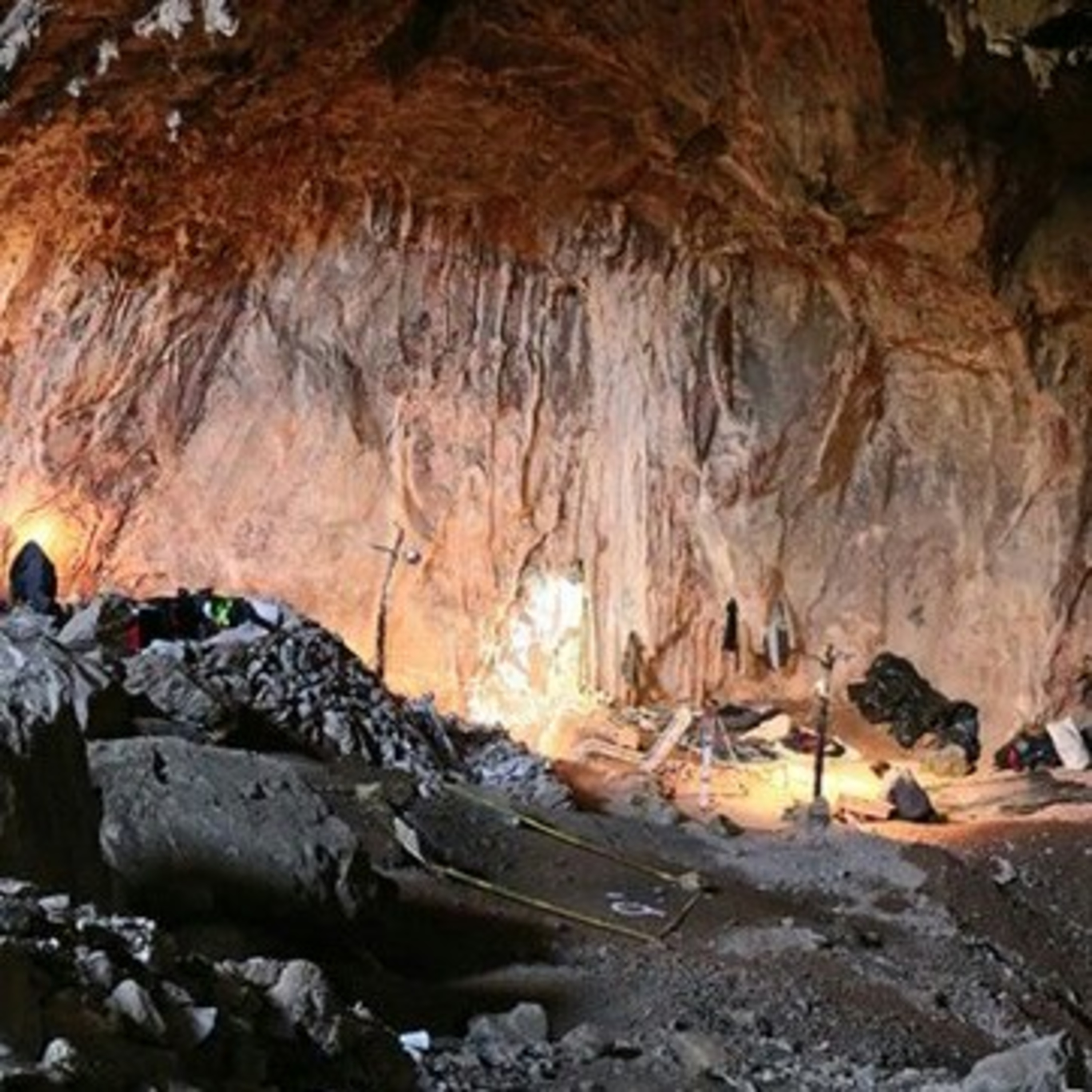 Hallan evidencia humana de 30 mil años en cueva de México