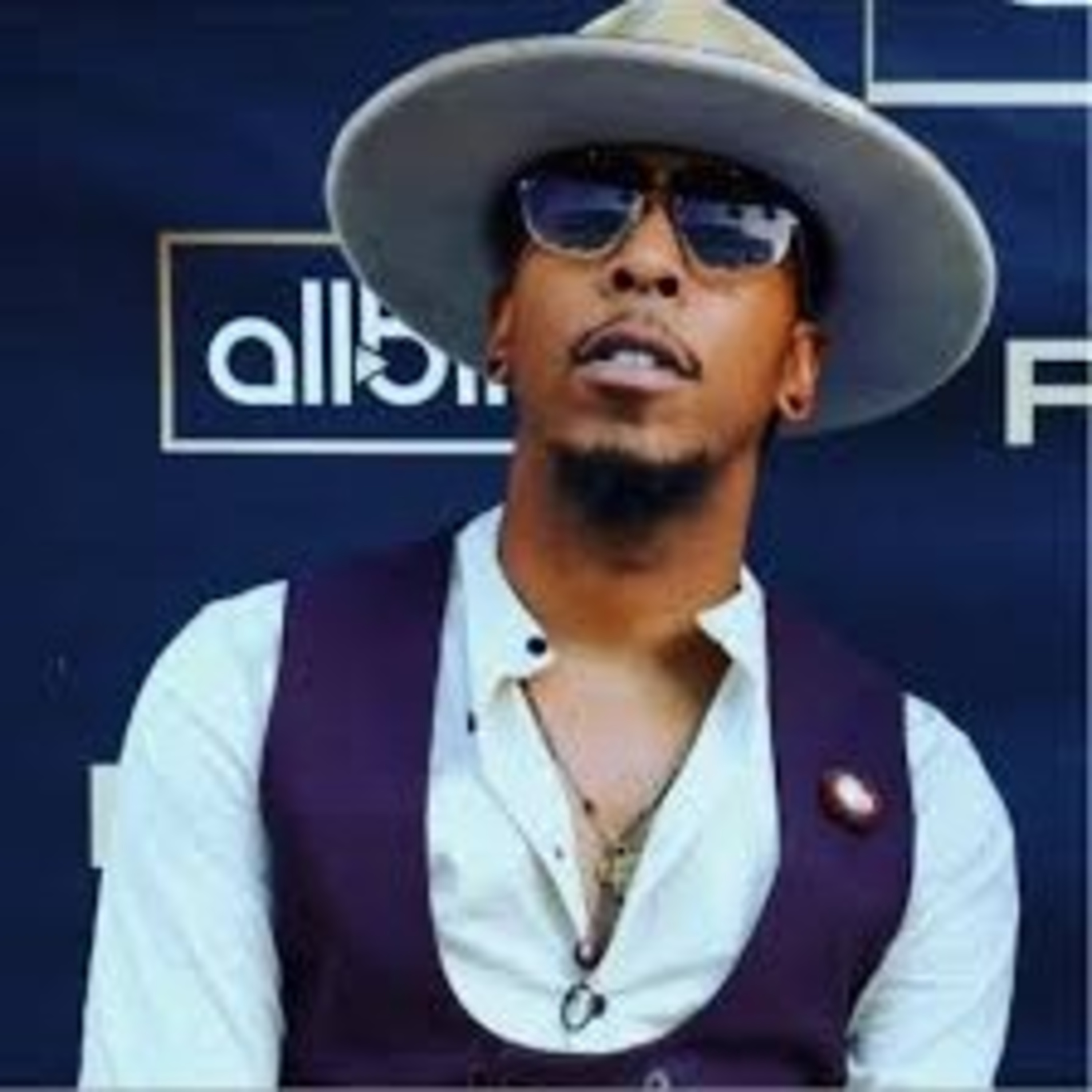 Response to Pastor Deitrick Haddon and Wife Dancing on Him at His 50th Birthday Party episode artwork