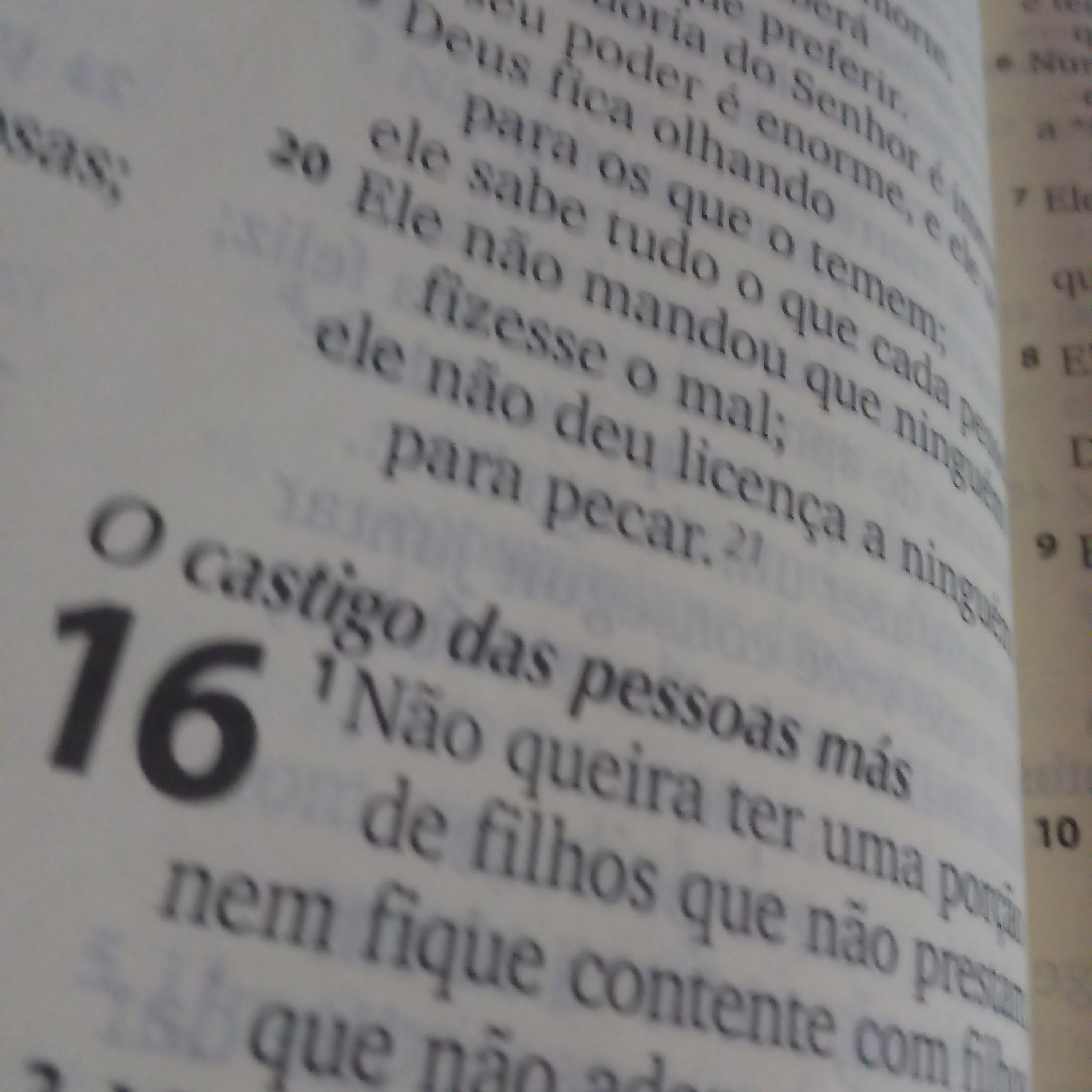 Um poema é uma pregação em nome do pai do filho do Espírito Santo..poeta de luz episode artwork