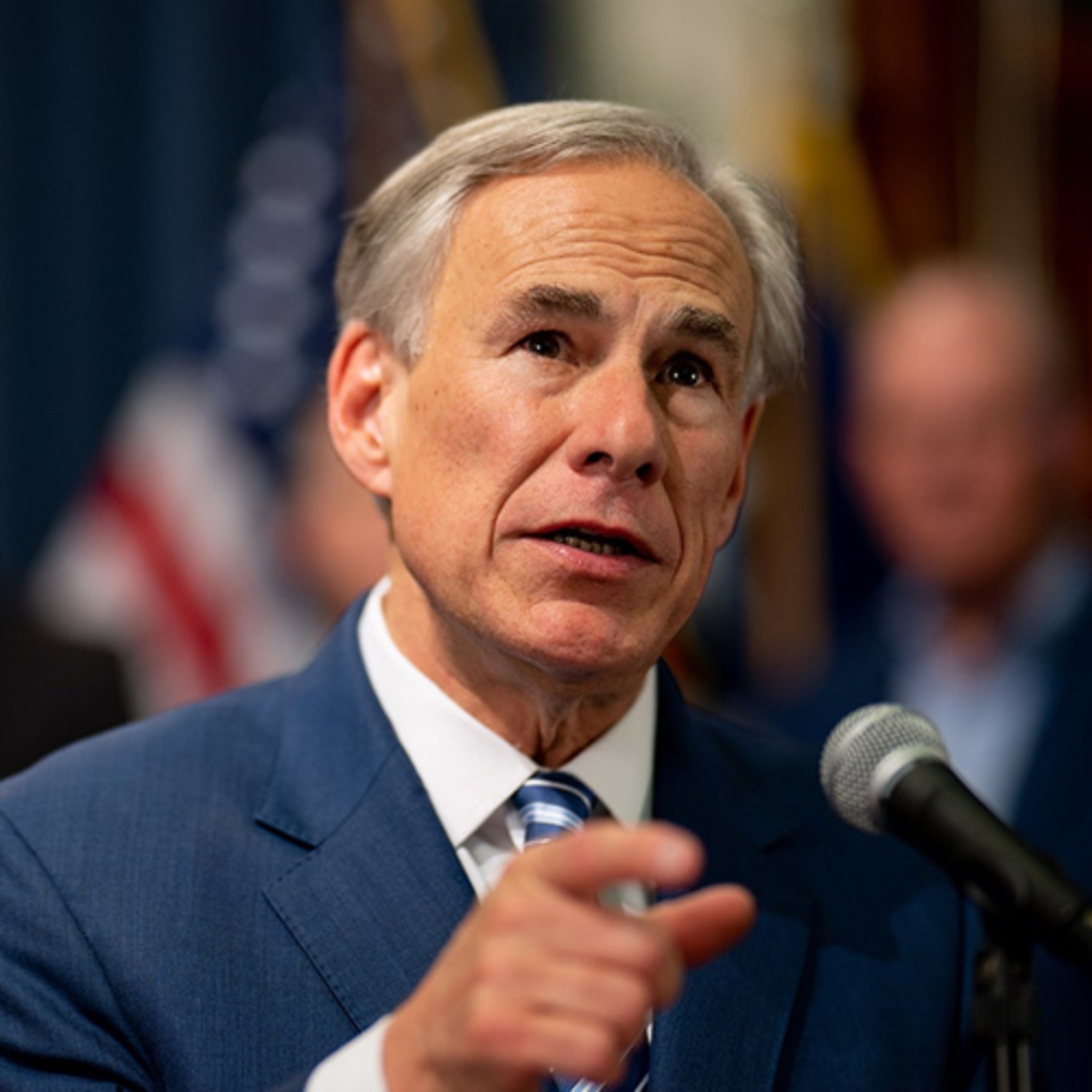 Gobernador de Texas Greg Abbott es responsable de dos muertes de inmigrantes indocumentados  episode artwork