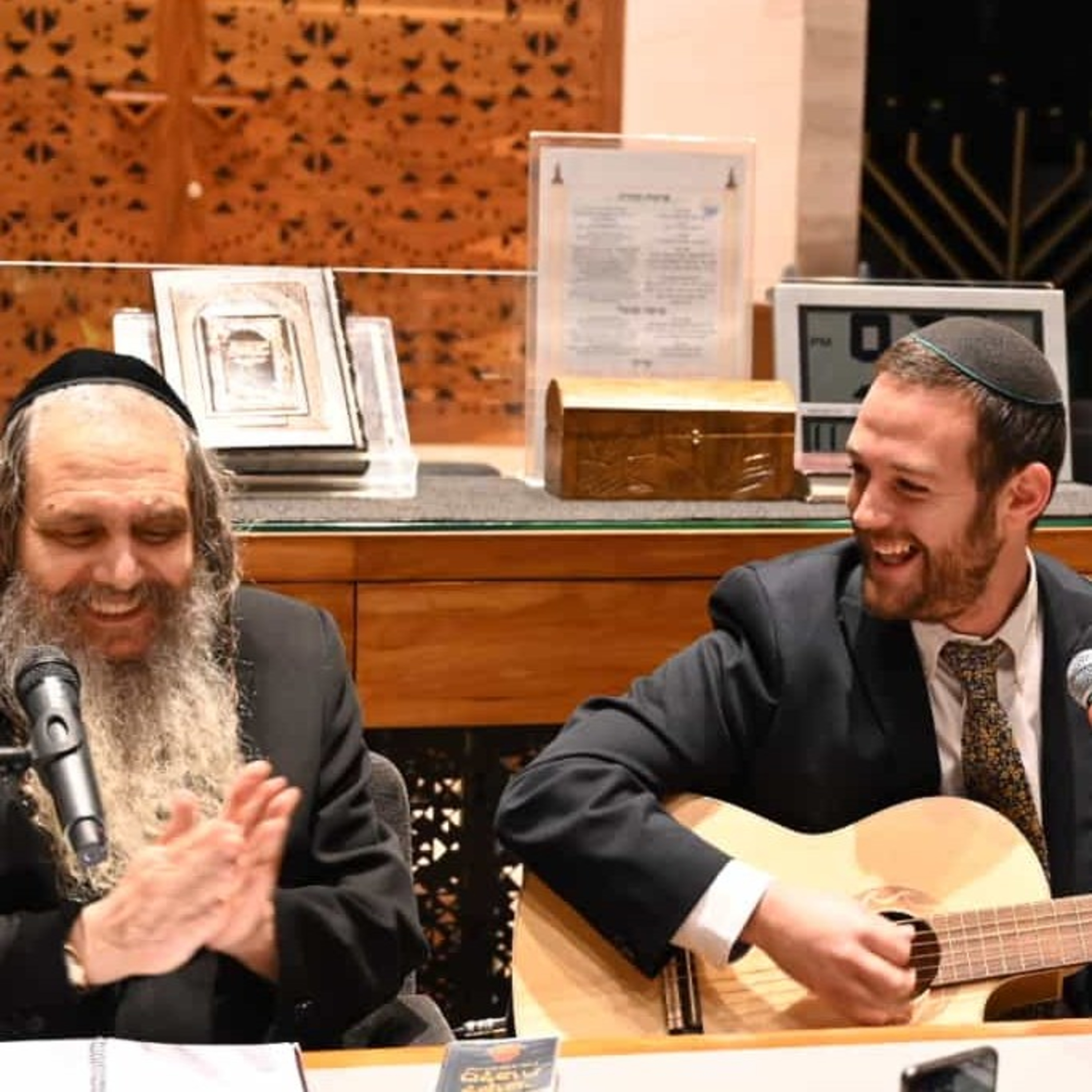Rav Shalom Arush Climax #EmunaClass & #Kumtzit in Mexico City #Inspired #EmunaTour! episode artwork