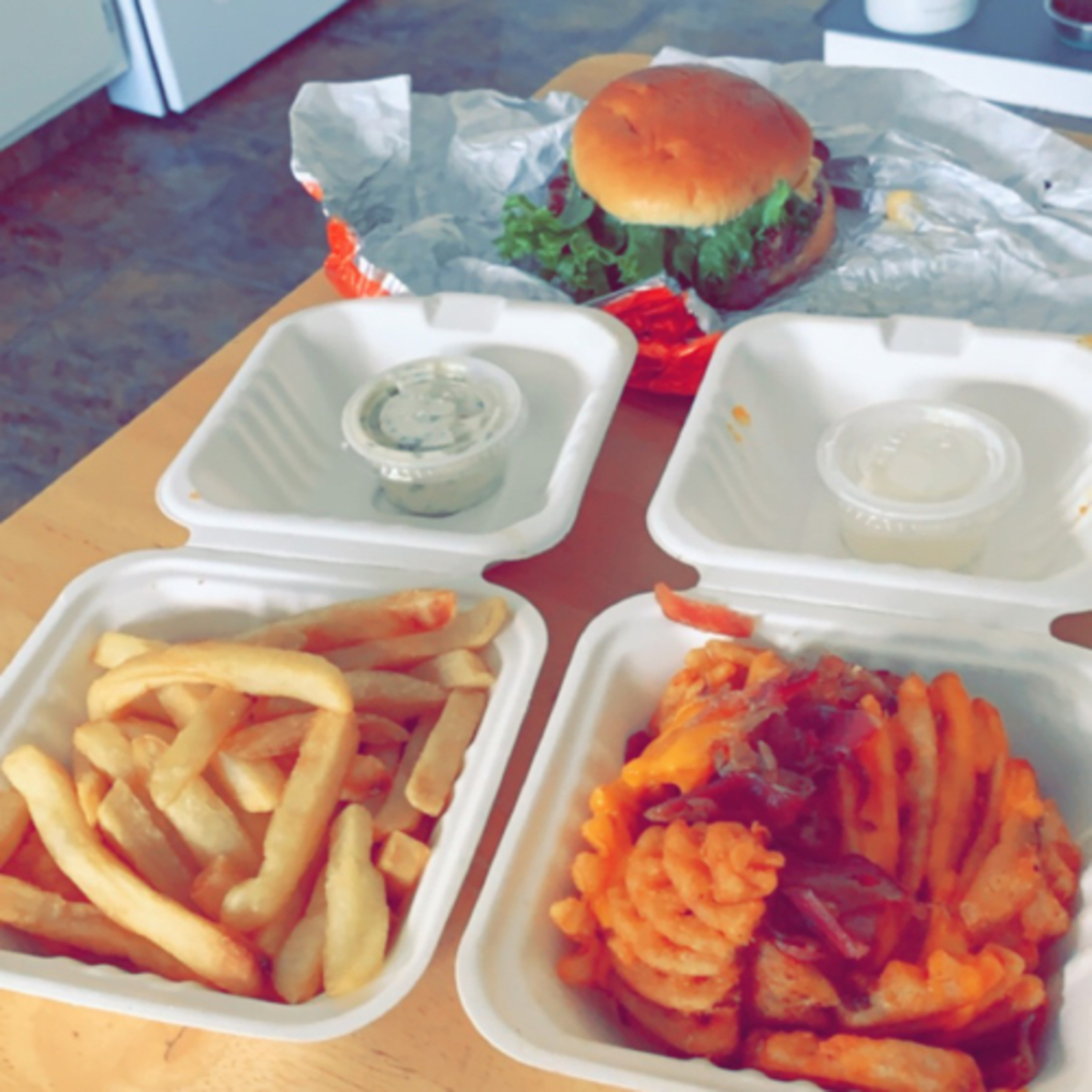 What’s 4 Lunch? Curbside pickup & Drive Thru’s with Jess Dow & Elonia