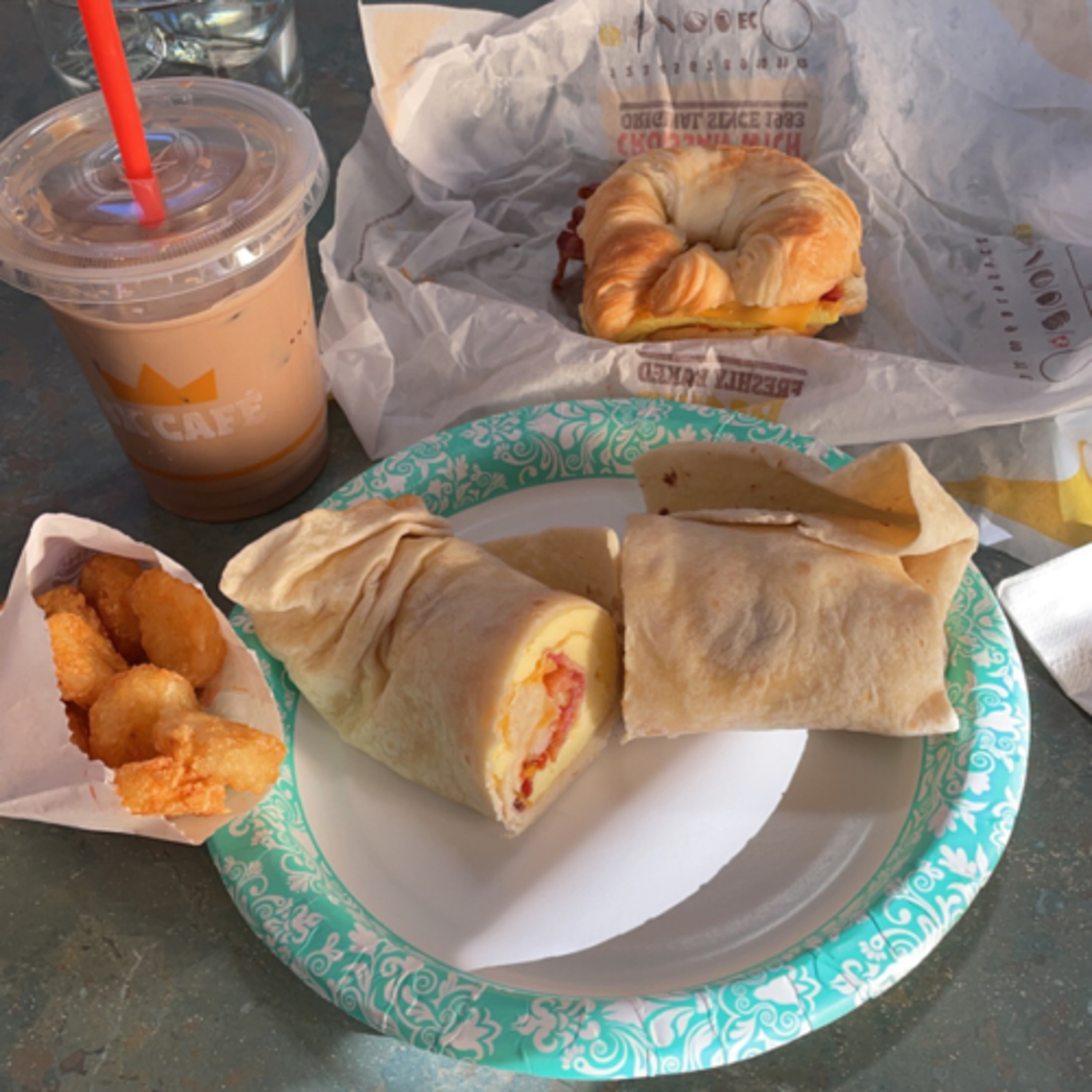 What’s 4 Lunch? Curbside pickup & Drive Thru’s with Jess Dow & Elonia
