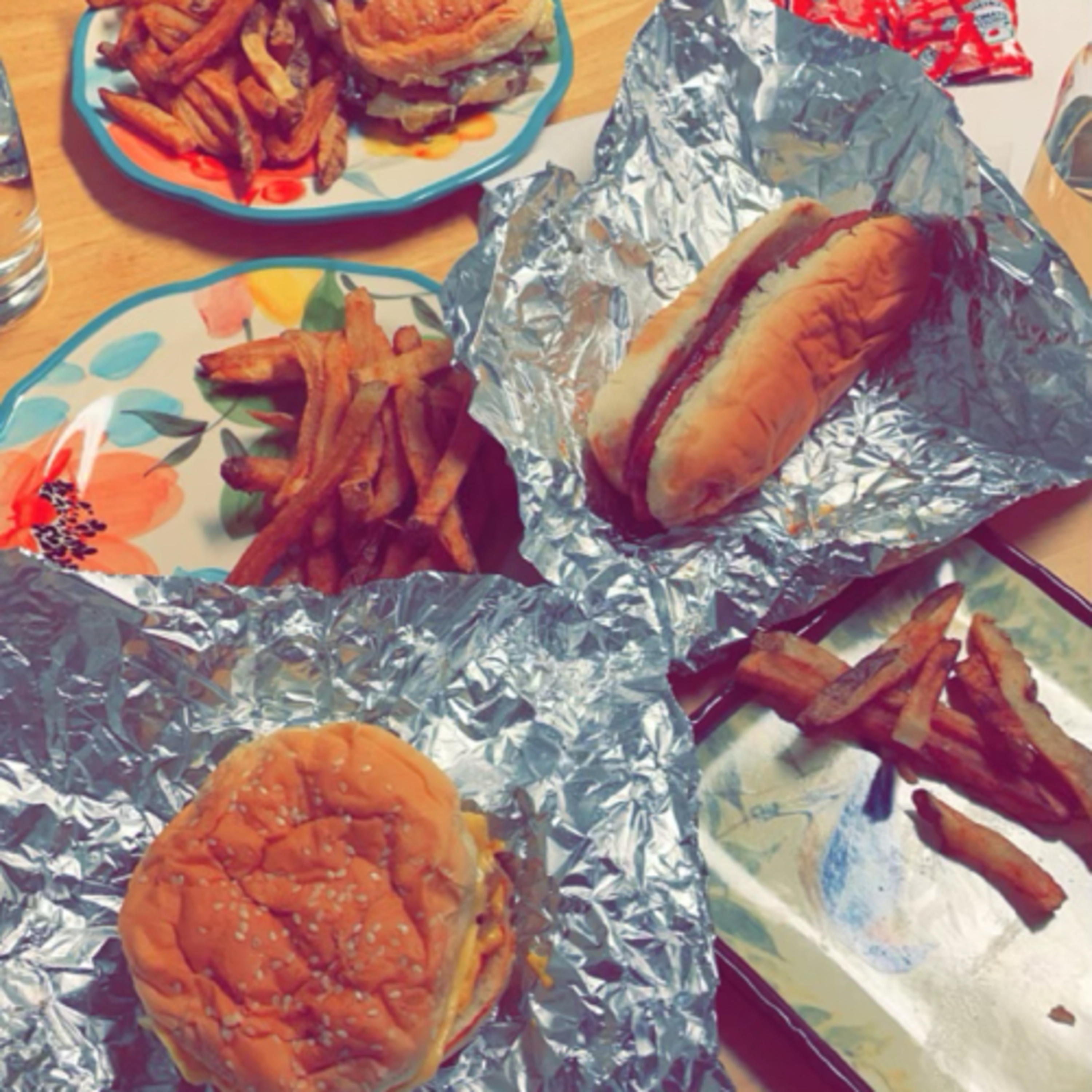 What’s 4 Lunch? Curbside pickup & Drive Thru’s with Jess Dow & Elonia
