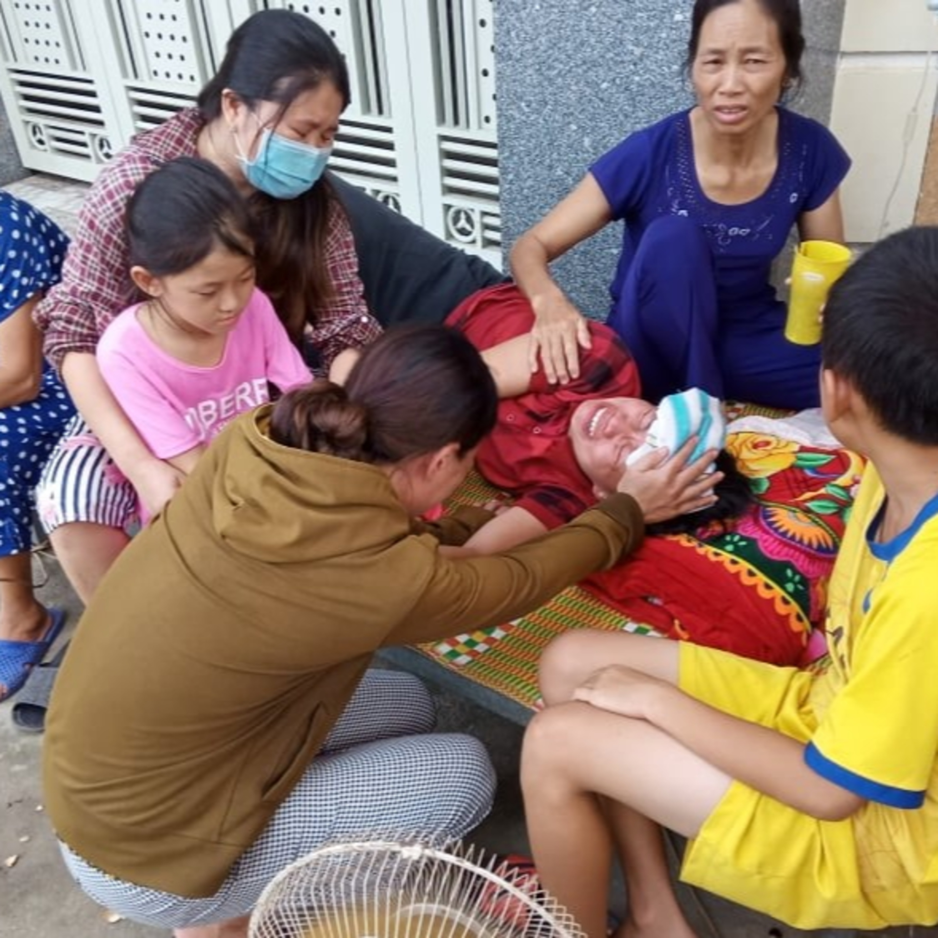 Tổng hợp trưa 21/8: Người nhà thứ 5 của Phó chủ tịch phường ở Đà Nẵng mắc Covid-19; Nguyên phó trưởng công an huyện chịu trả 700 triệu episode artwork