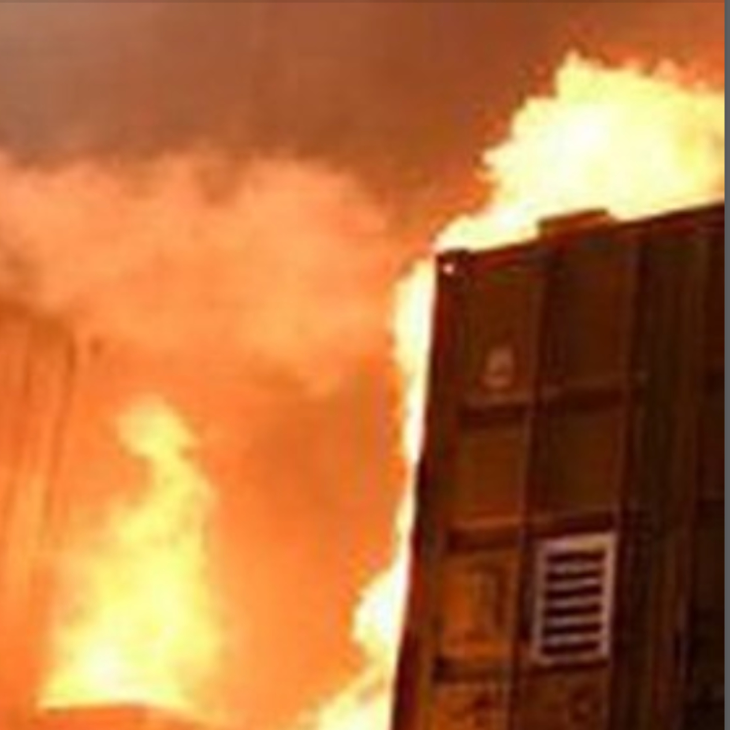 Do ghen tuông, người phụ nữ leo rào vào đốt công ty, gây thiệt hại 5 tỉ đồng