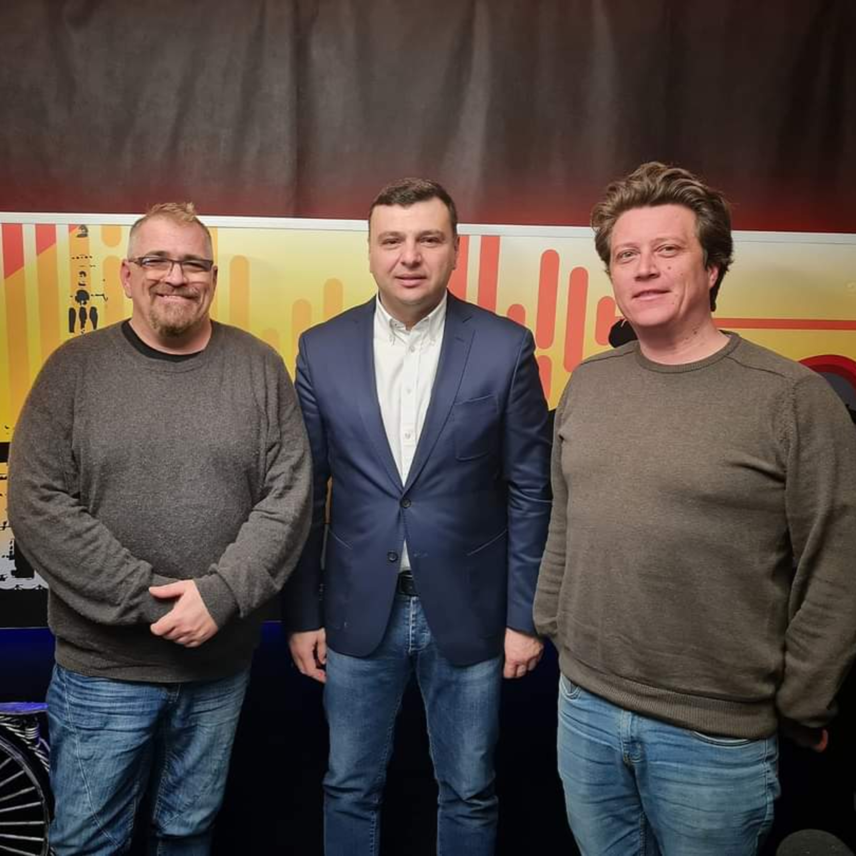 Două burdufuri la bază + invitat deputatul Sergiu Bîlcea + Joia Specială la bază! / S05E69 / 23 Februarie 2023 / Radio Arad 99.1 FM episode artwork