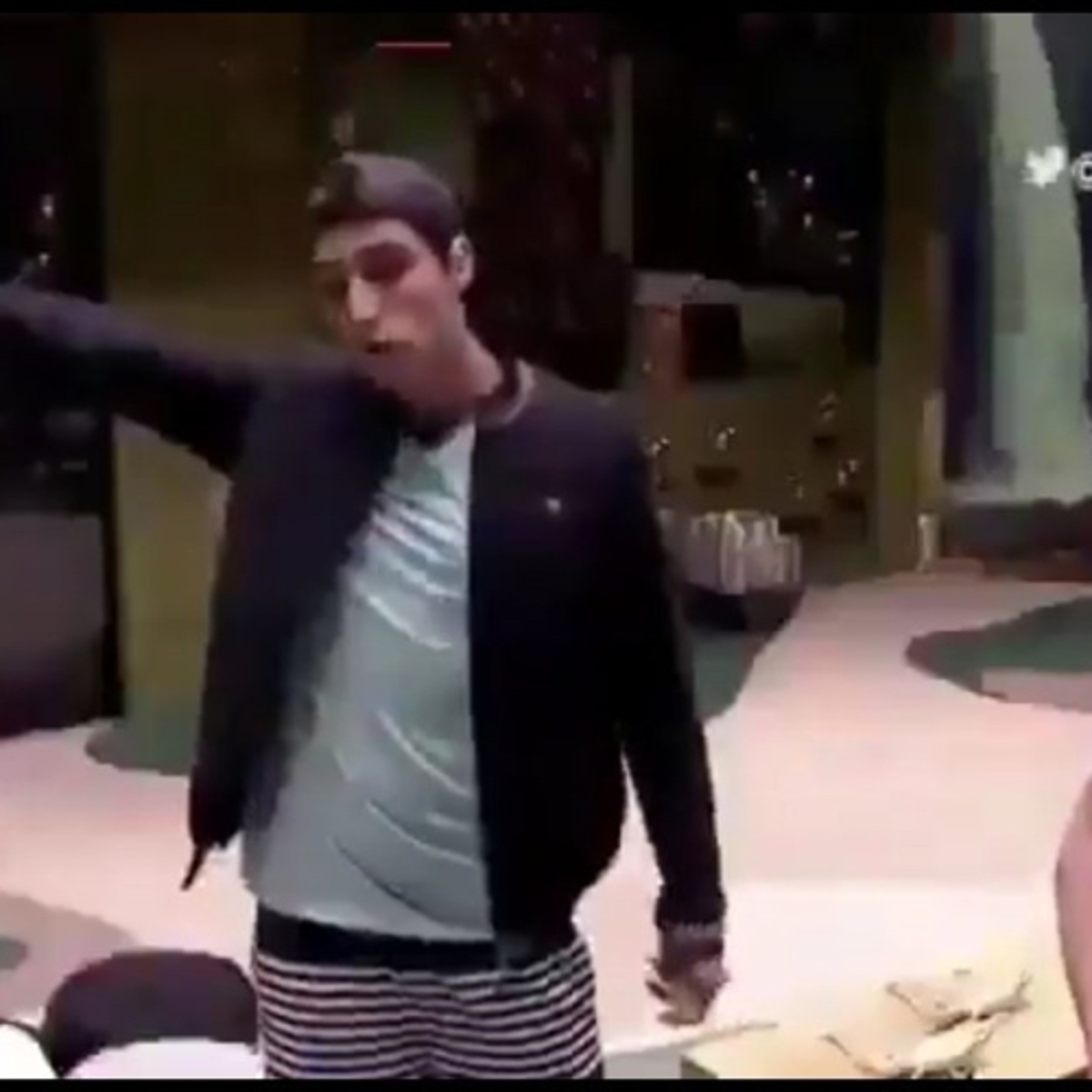 QUALFOI?
