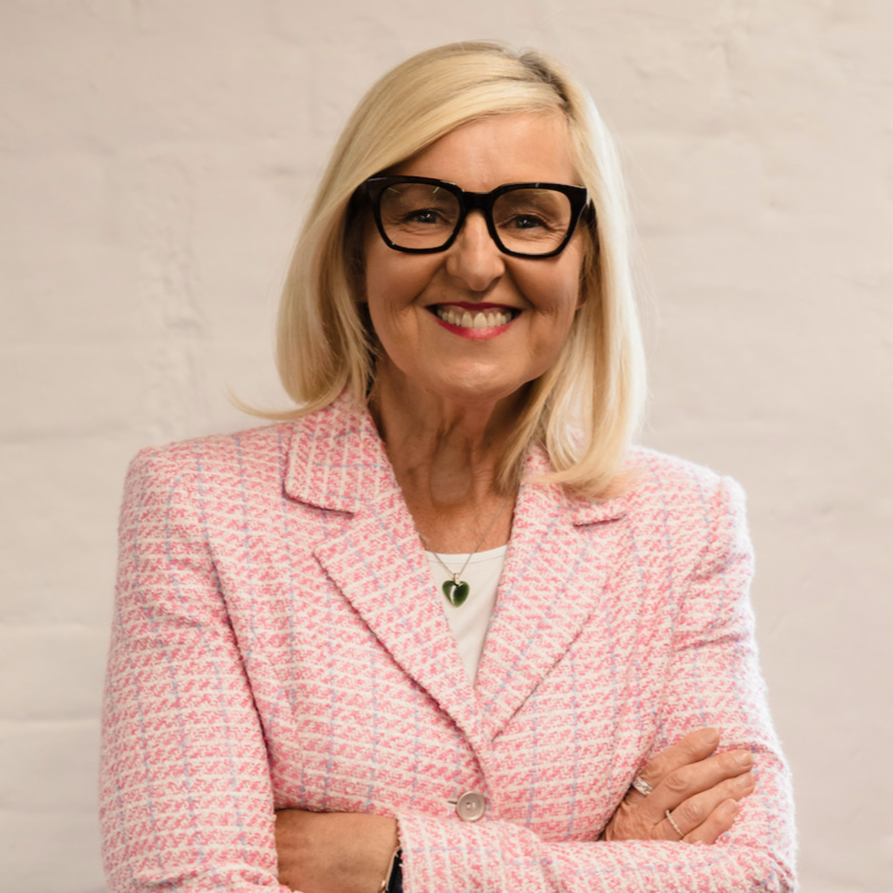 #7 ) Linda Wells of e-RAW in Australia shares her story educating the world to eat right at work.