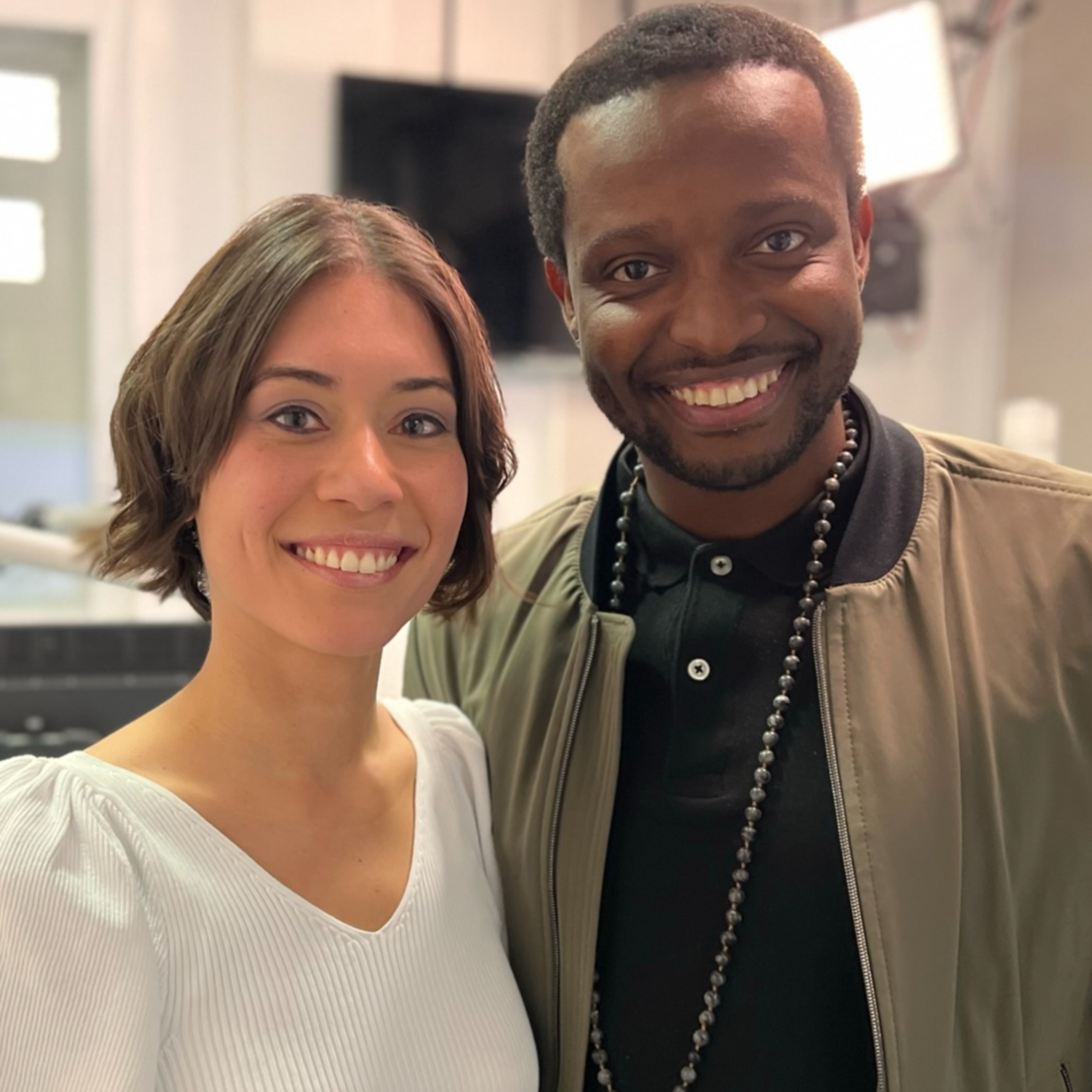 Charles Nguela: «Comedy ist nicht nur eine Therapie, sondern auch eine Waffe»  episode artwork