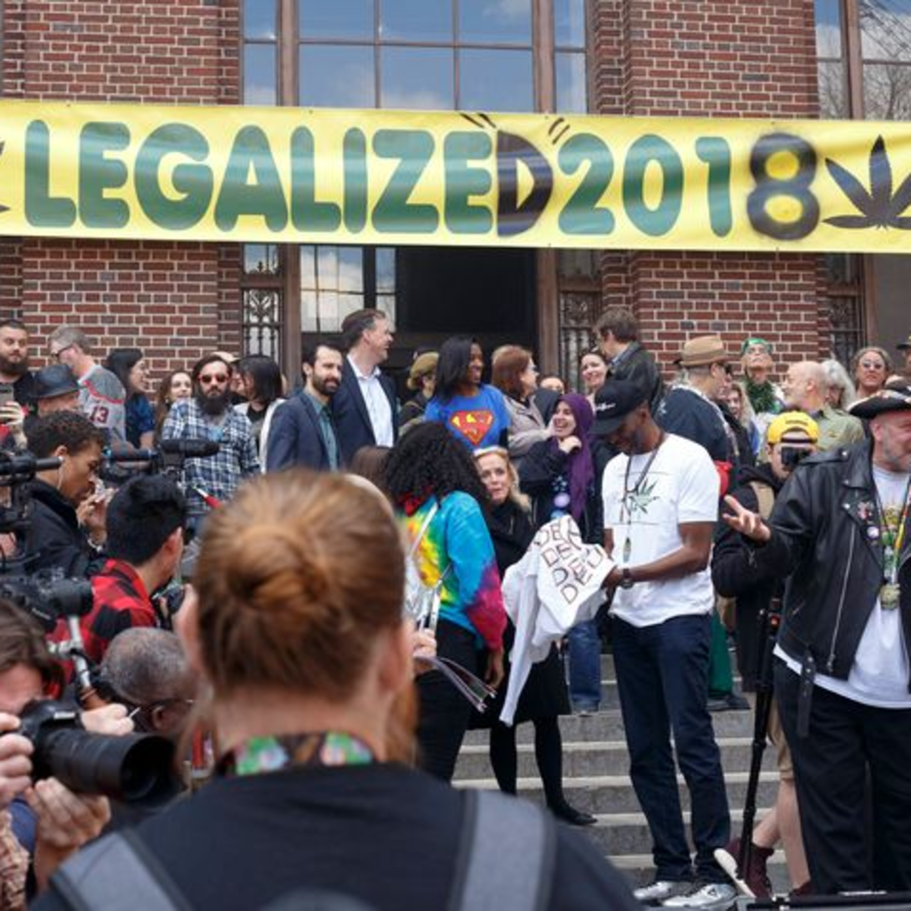 Michigan Gov Whitmer Celebrates Hash Bash 2019 with Her Citizens - Why Having Pro Cannabis Officials in Your State is Key