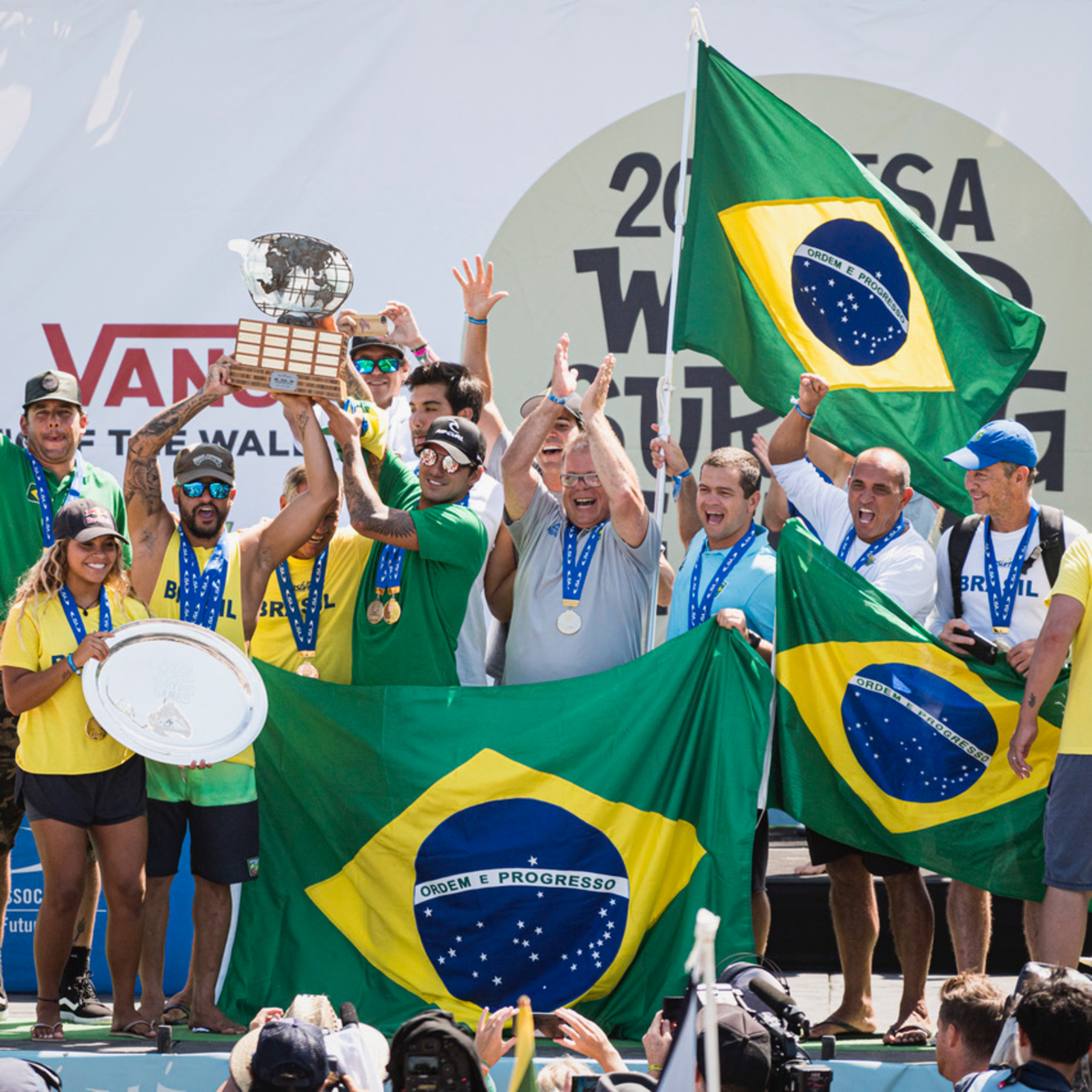 Série ao Fundo