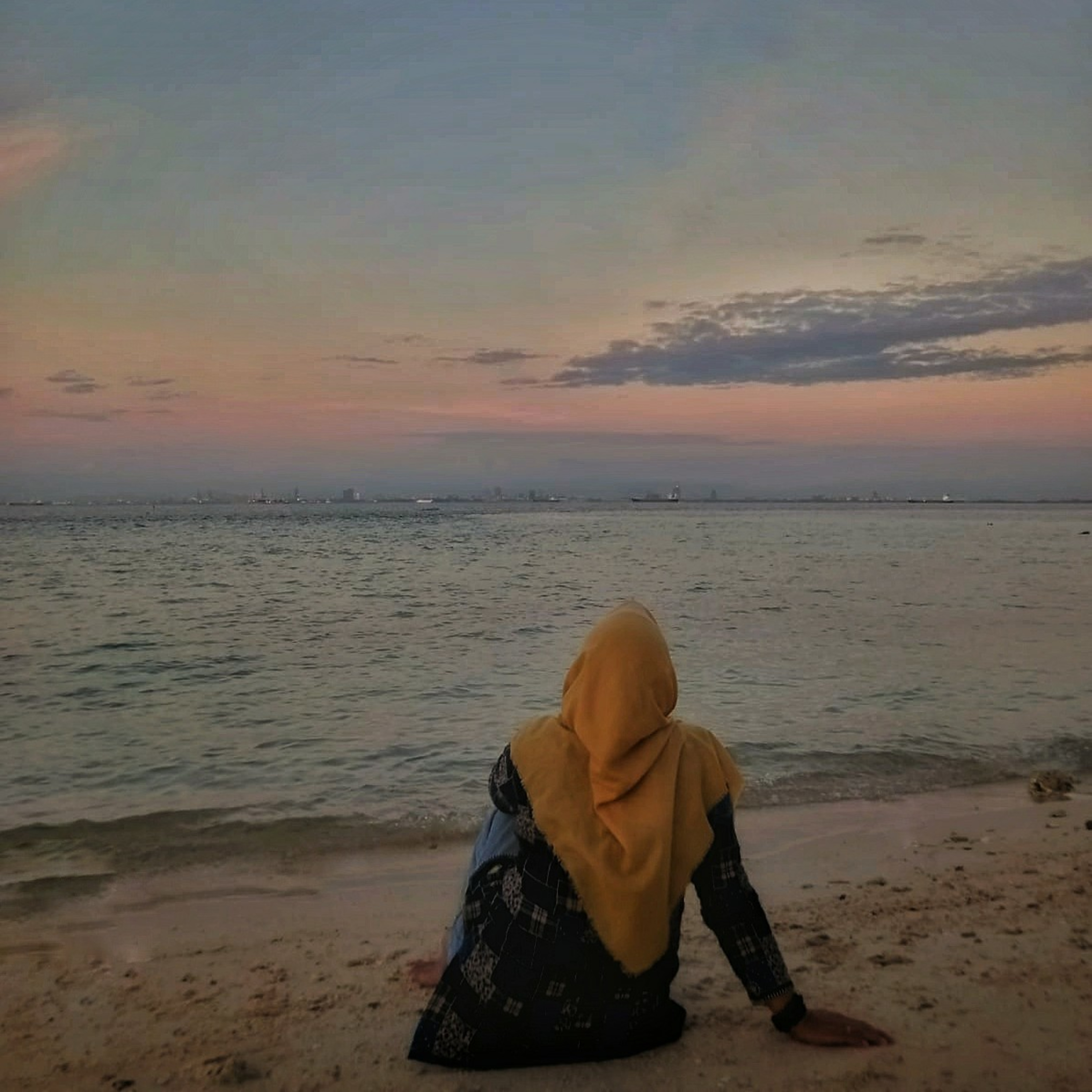 Menahan diri untuk memberi nasihat episode artwork