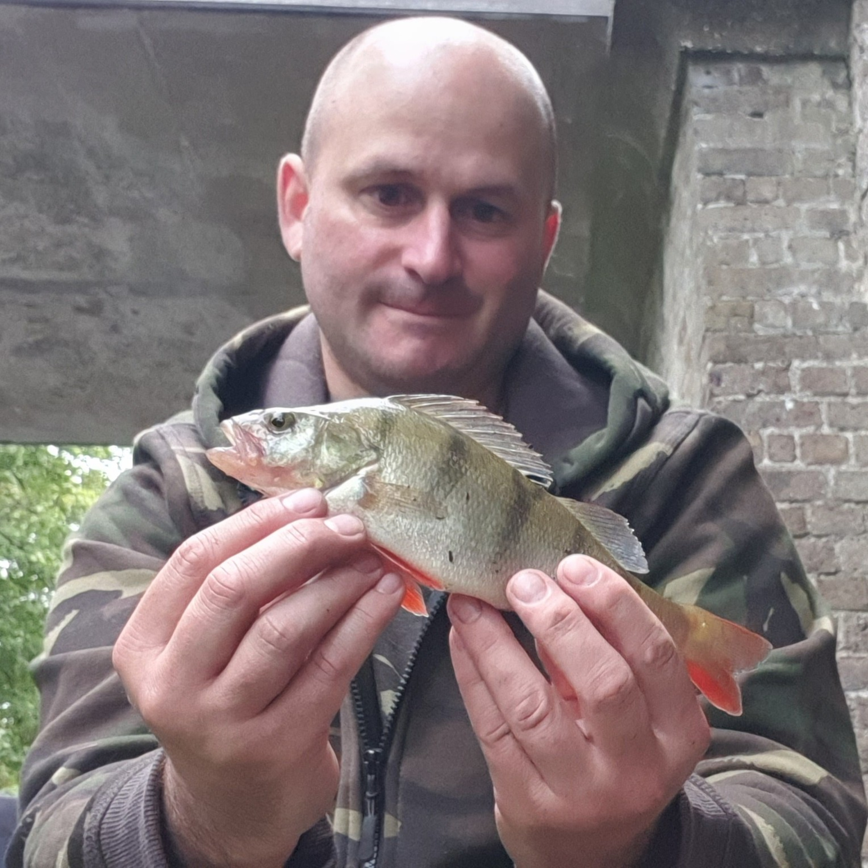 Grand Union Canal 002/ Predator Fishing