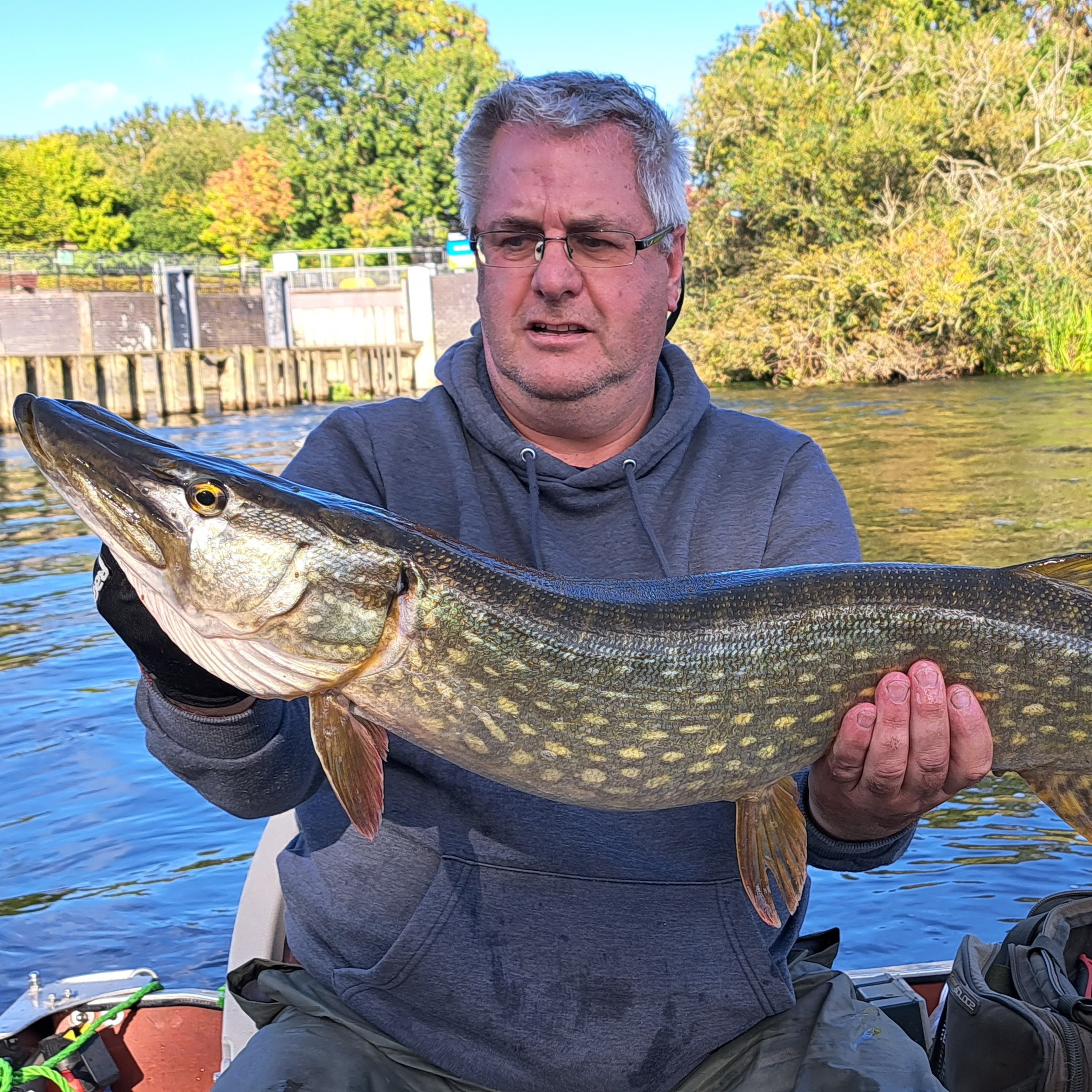 River Thames Boat Fishing 003 / Predator Fishing / E120