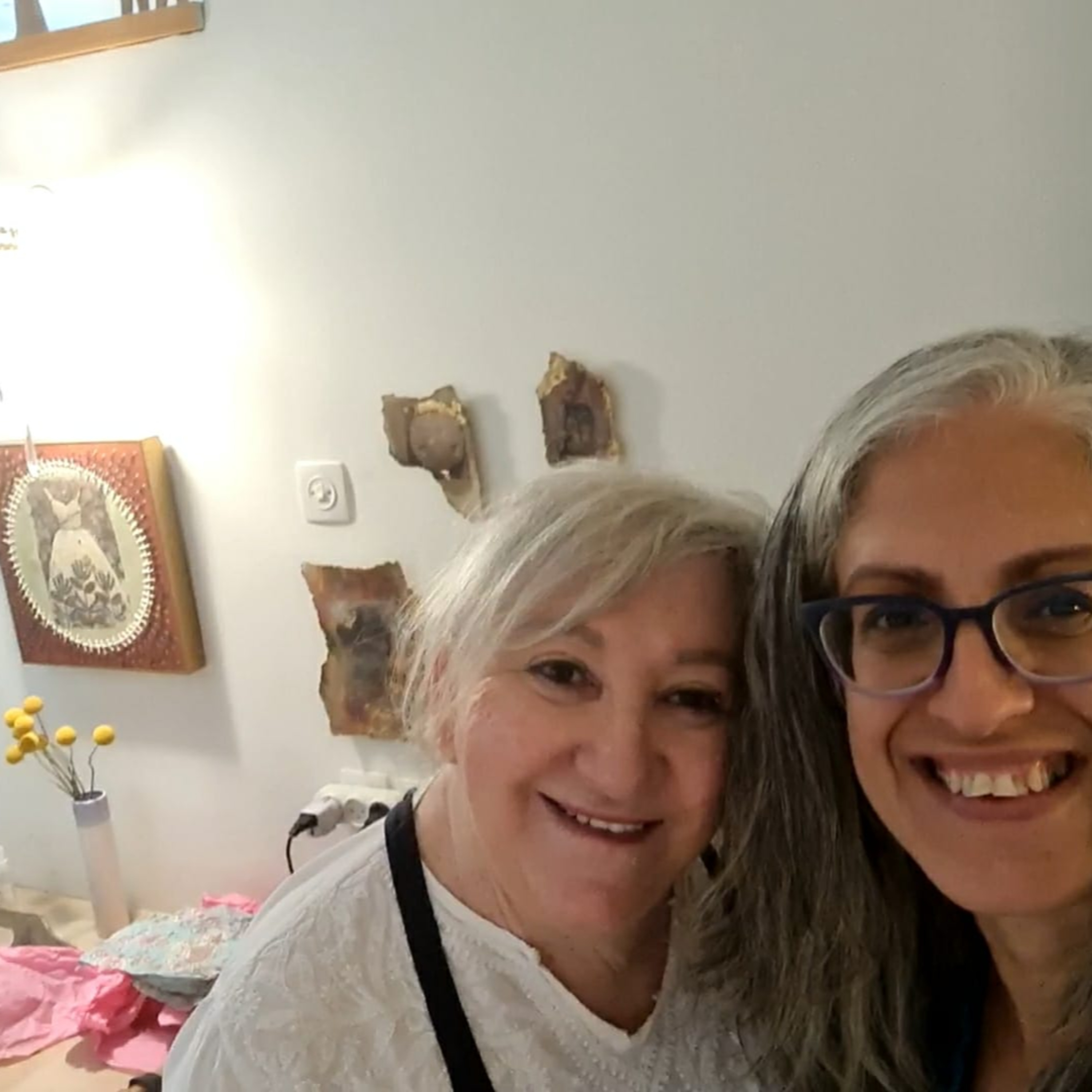 מקשיבה לצבעים - מירב שקד