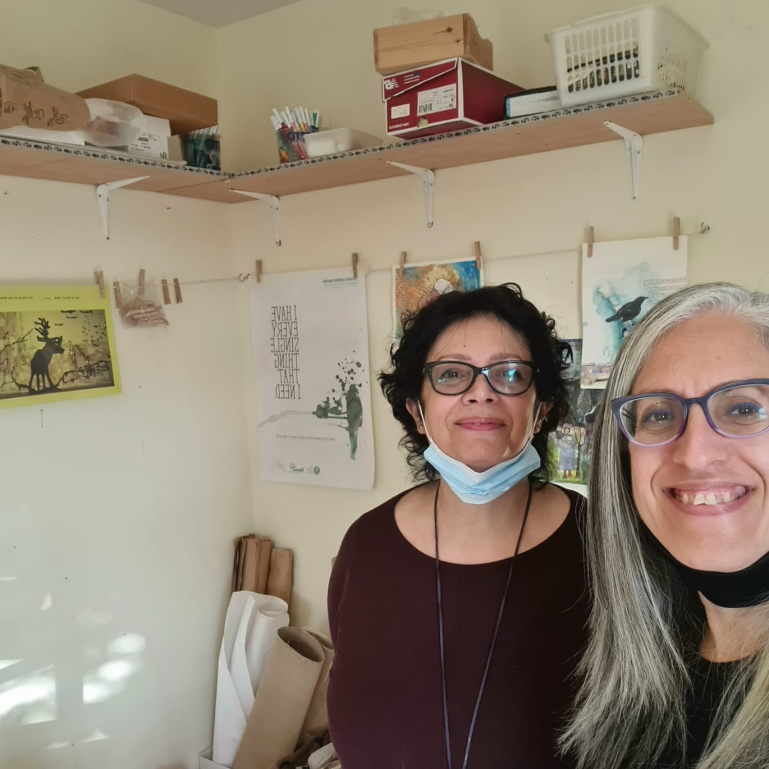 מקשיבה לצבעים - מירב שקד