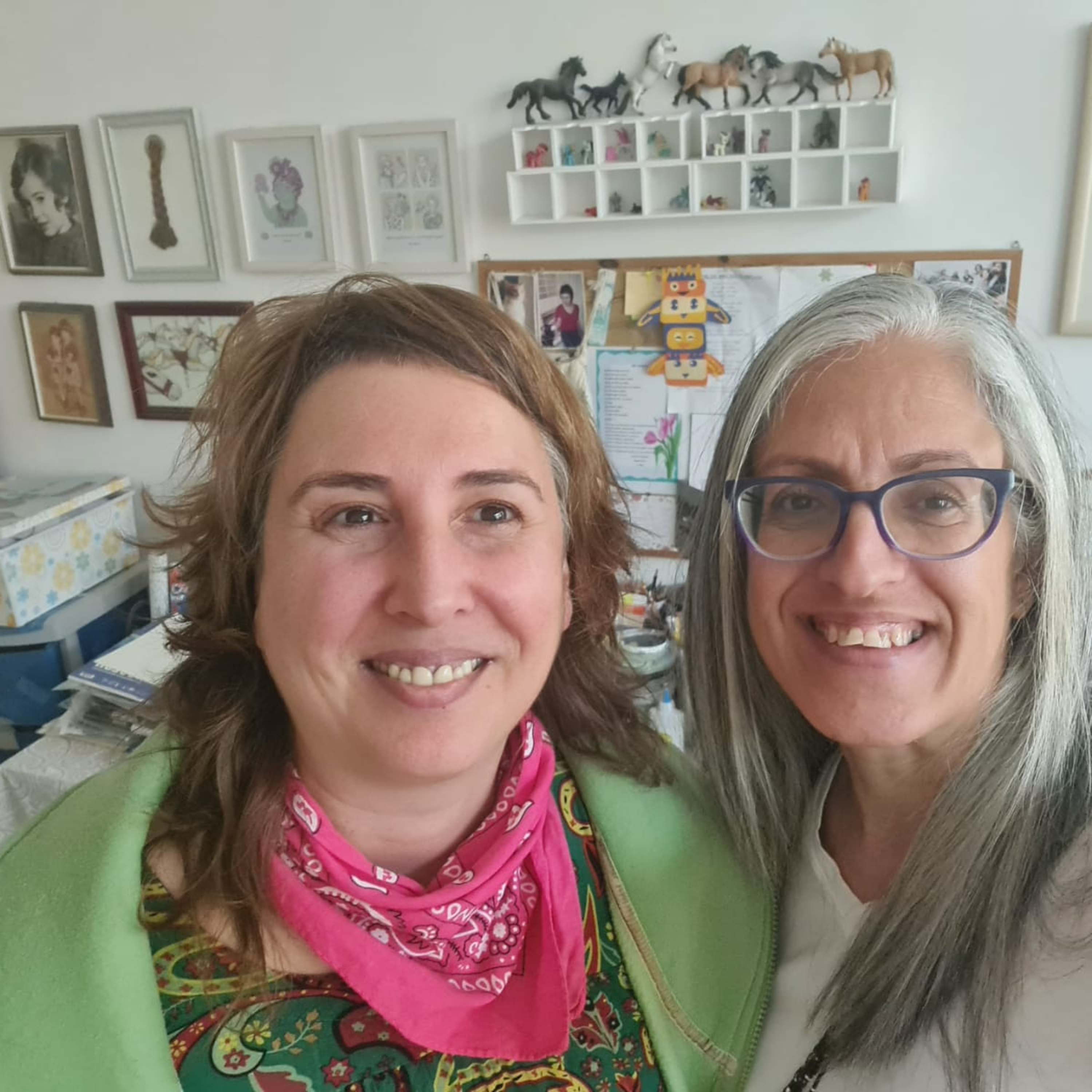 מקשיבה לצבעים - מירב שקד