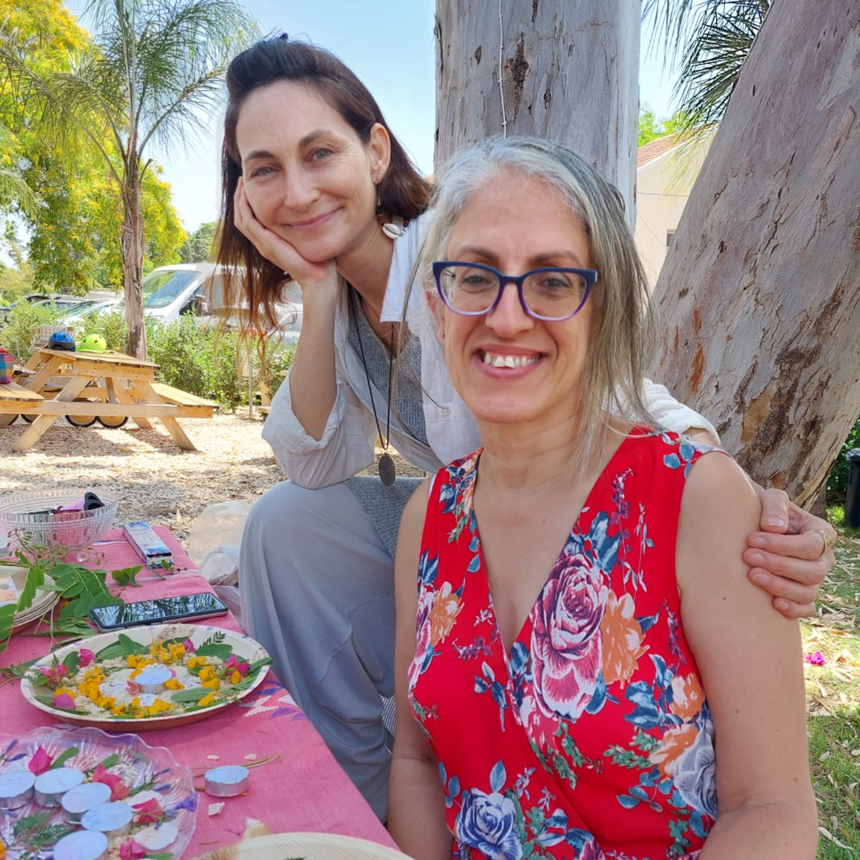 מקשיבה לצבעים - מירב שקד