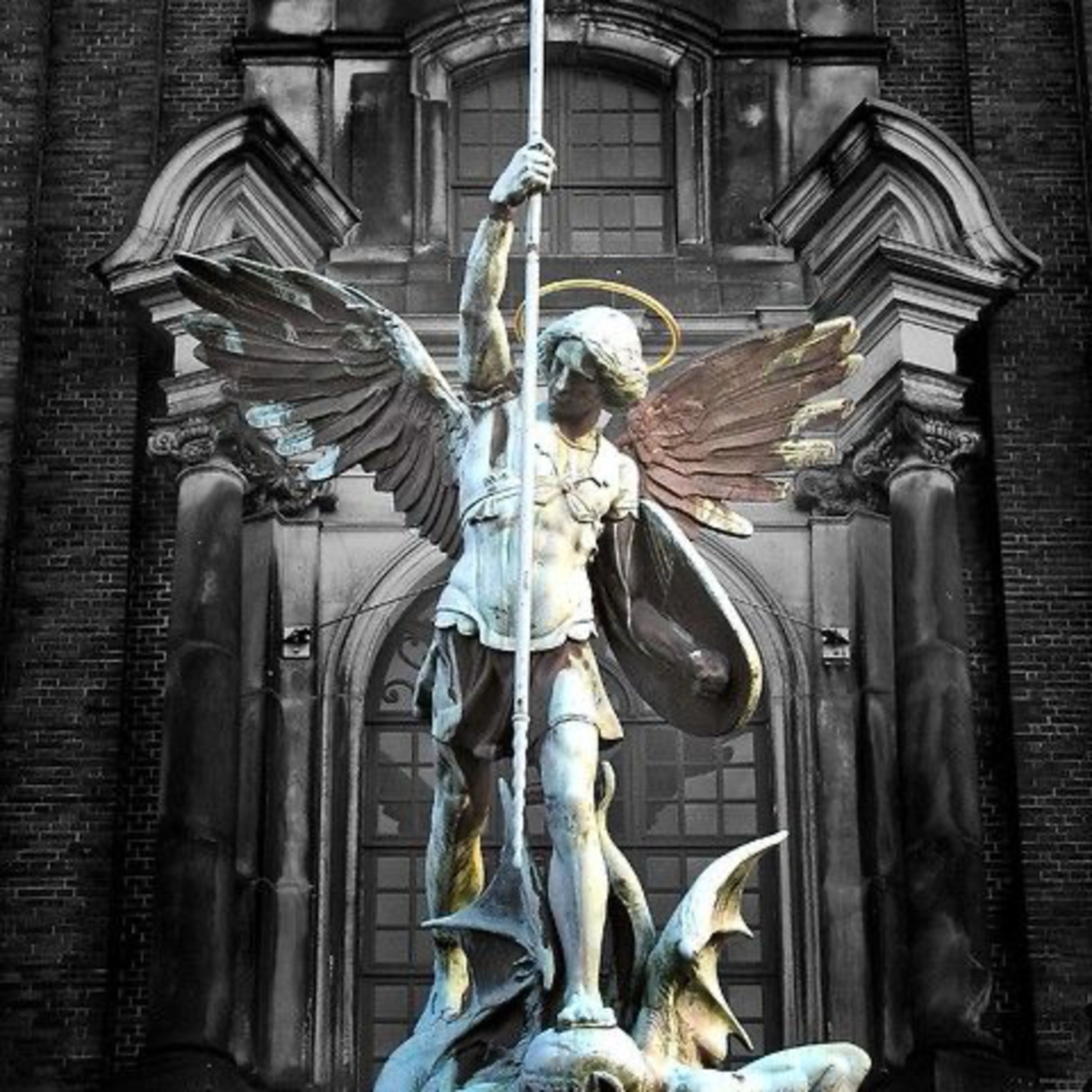 Homilia da Novena de São Miguel | São Miguel, cheio da graça e do amor de Deus.