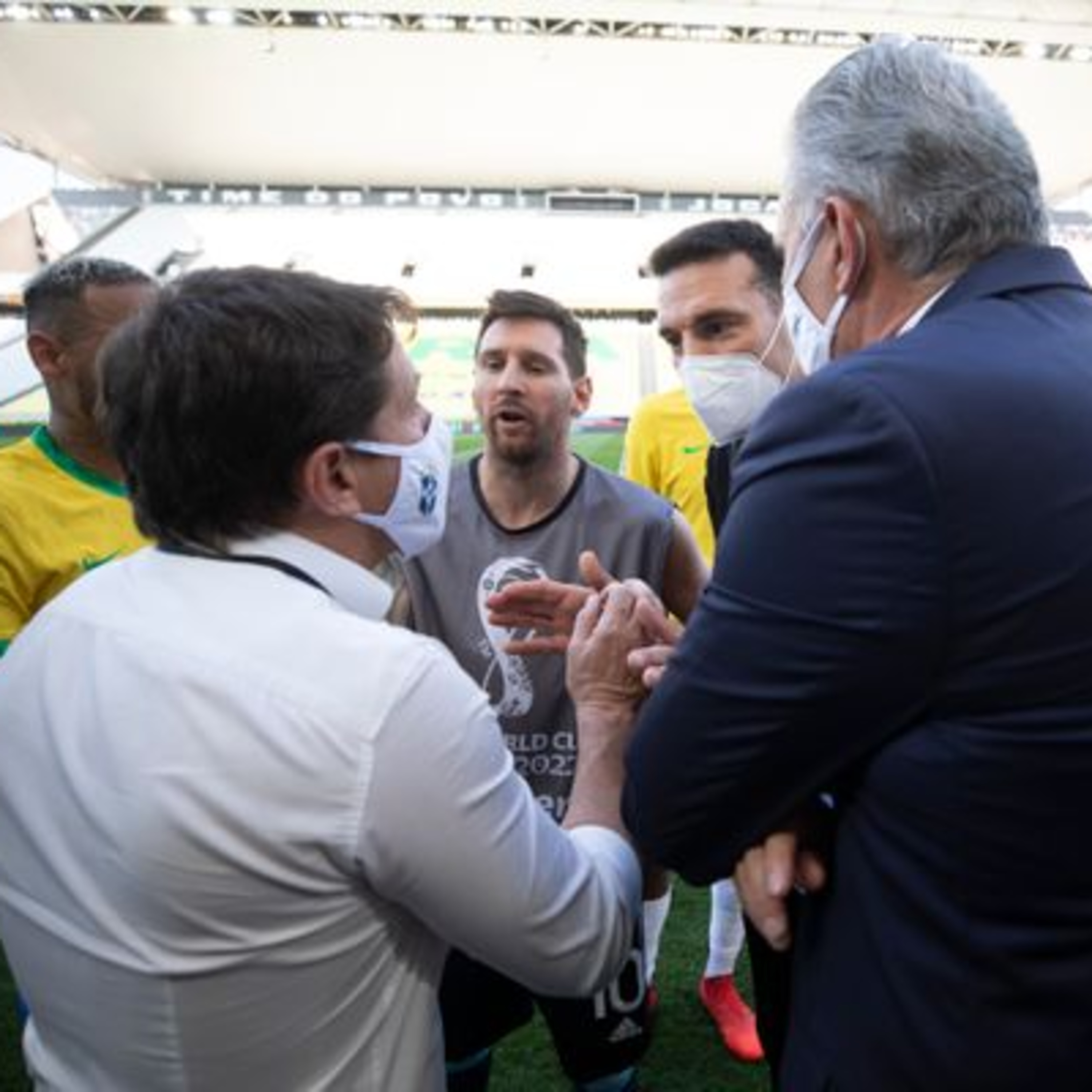 Brasil x Argentina interrompido por descumprimento de protocolos da Covid