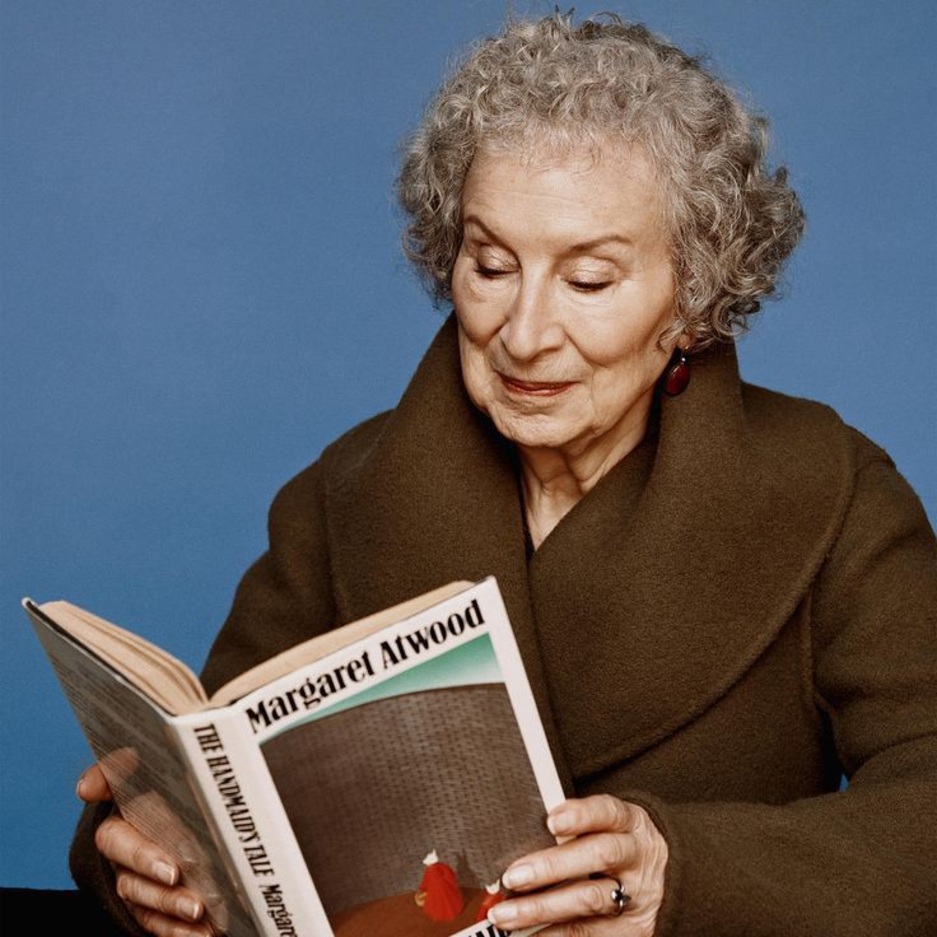 Lía leía poesía