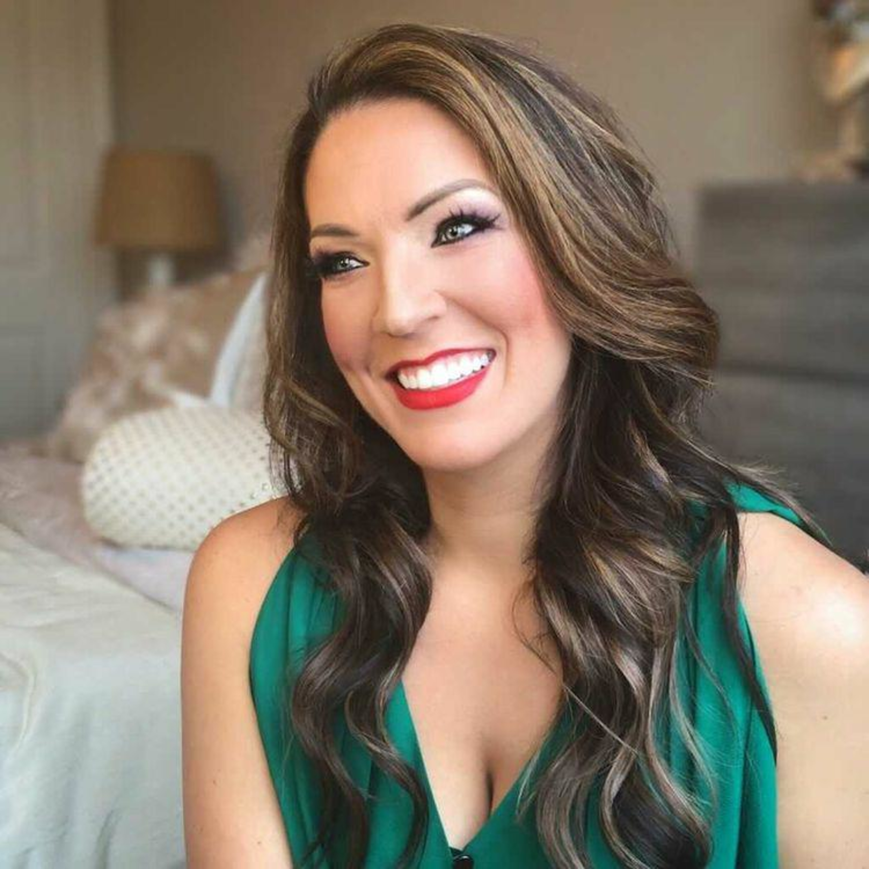 CURVY CHRONICLES- STORIES OF STRONG WOMEN