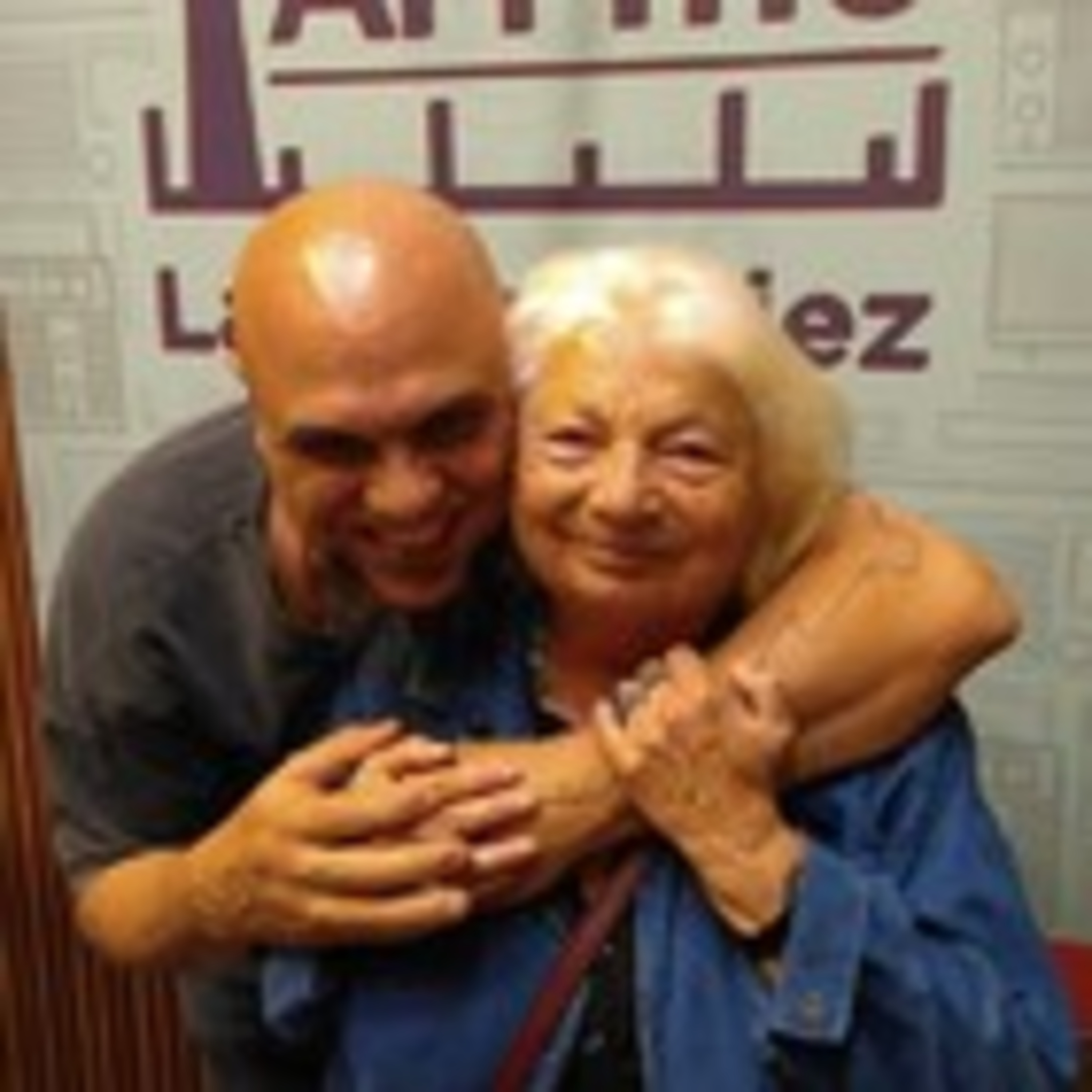 ENTREVISTAS HOY LLORÉ CANCIÓN