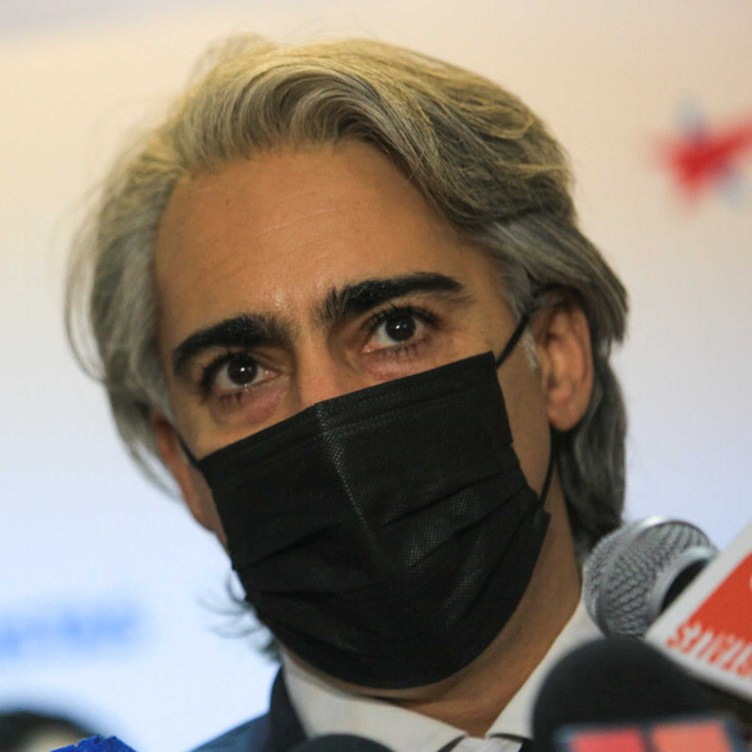 El principal argumento de Marco Enríquez-Ominami es que no hizo más que lo que hicieron los demás episode artwork
