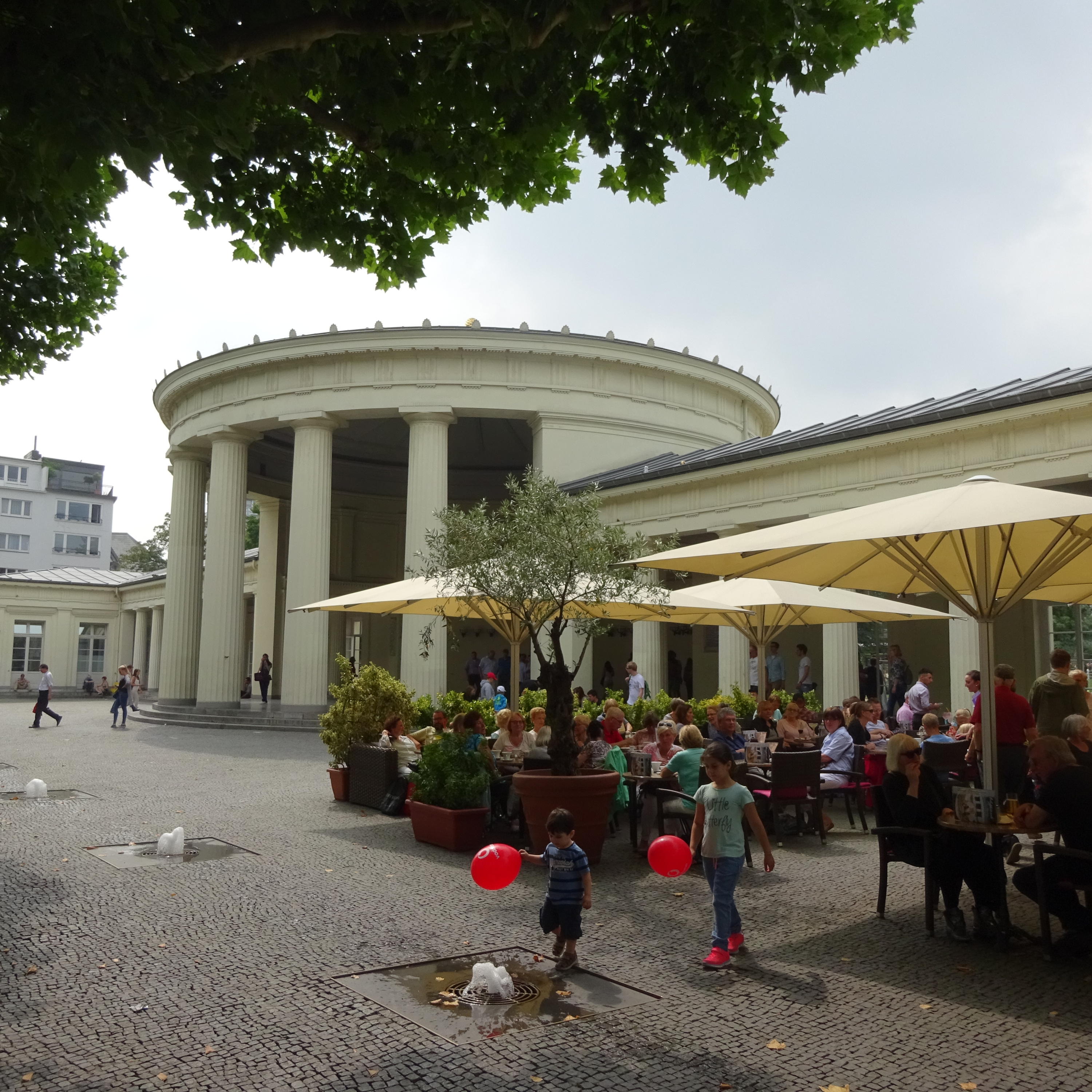 To the historic roots of Europe: visiting Aachen, Maastricht, Liege with Hilbert de Wal.