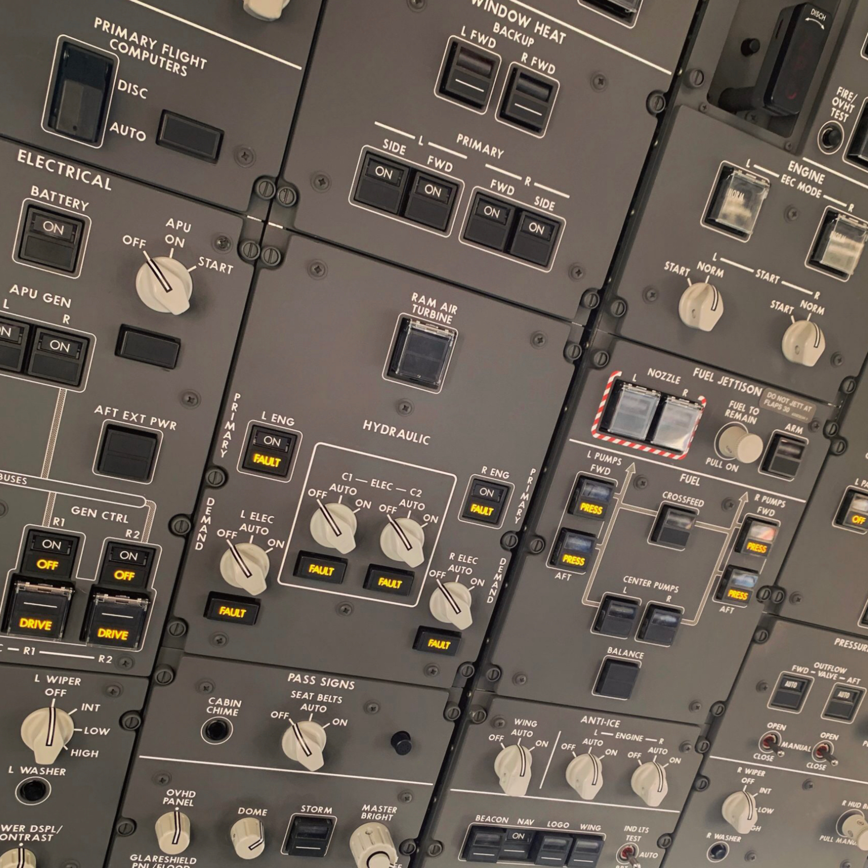 787 Audio Series (Airline Specific) ZeeMan Productions