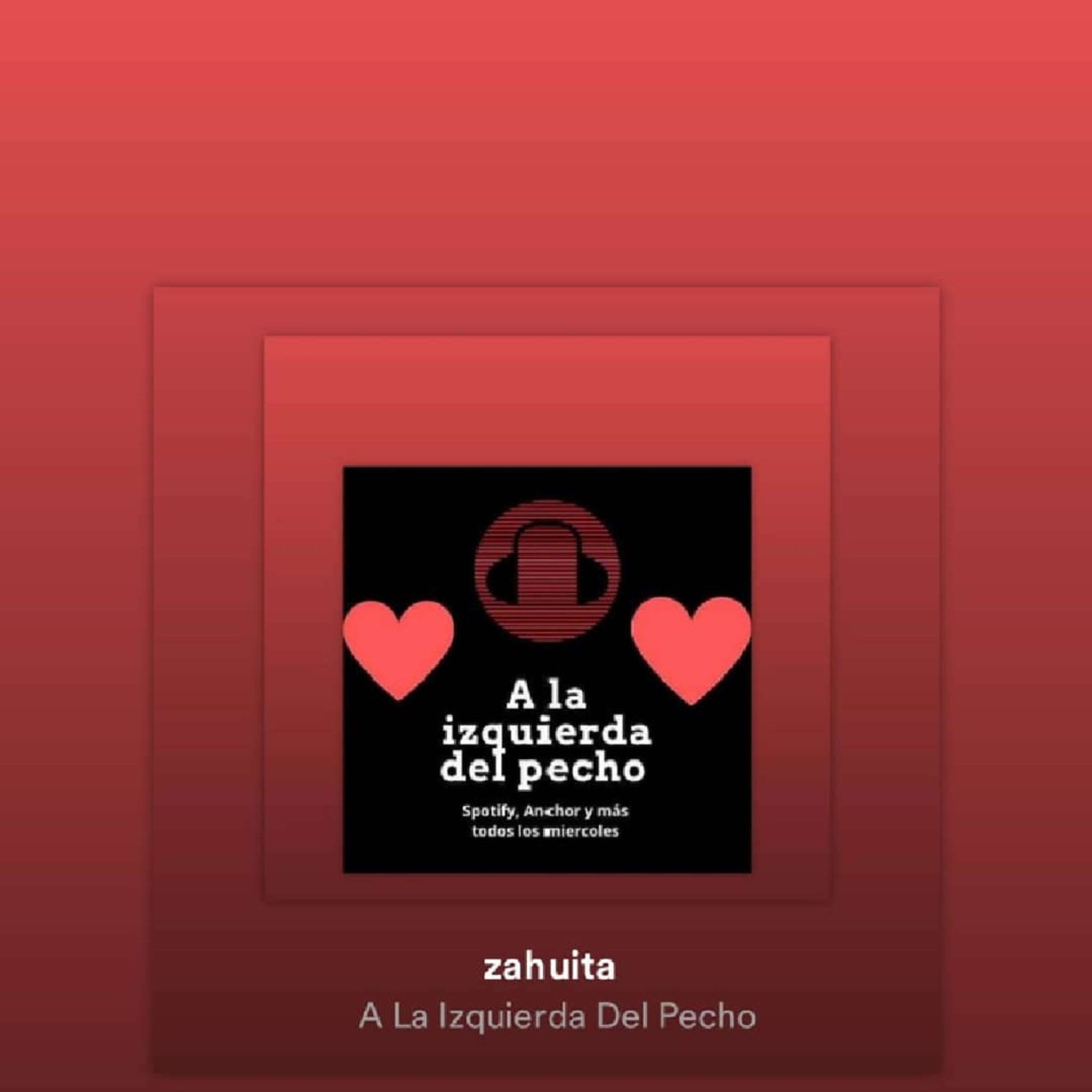 A la izquierda del pecho (corazón que late)