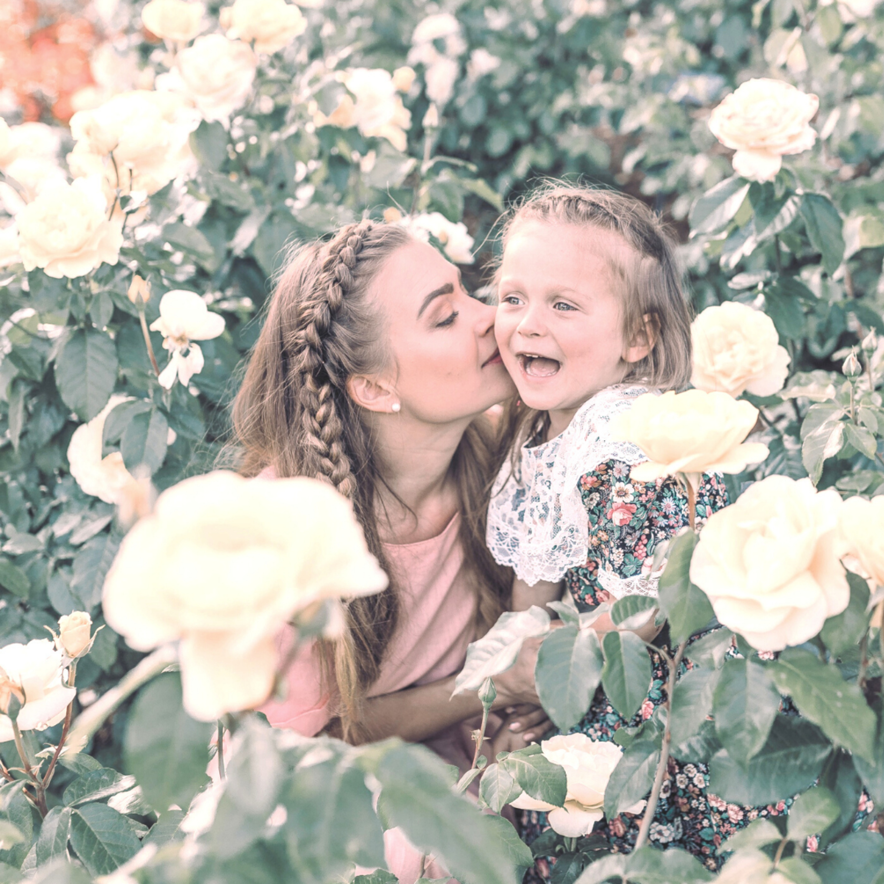 Adultos conscientes, Infancias felices