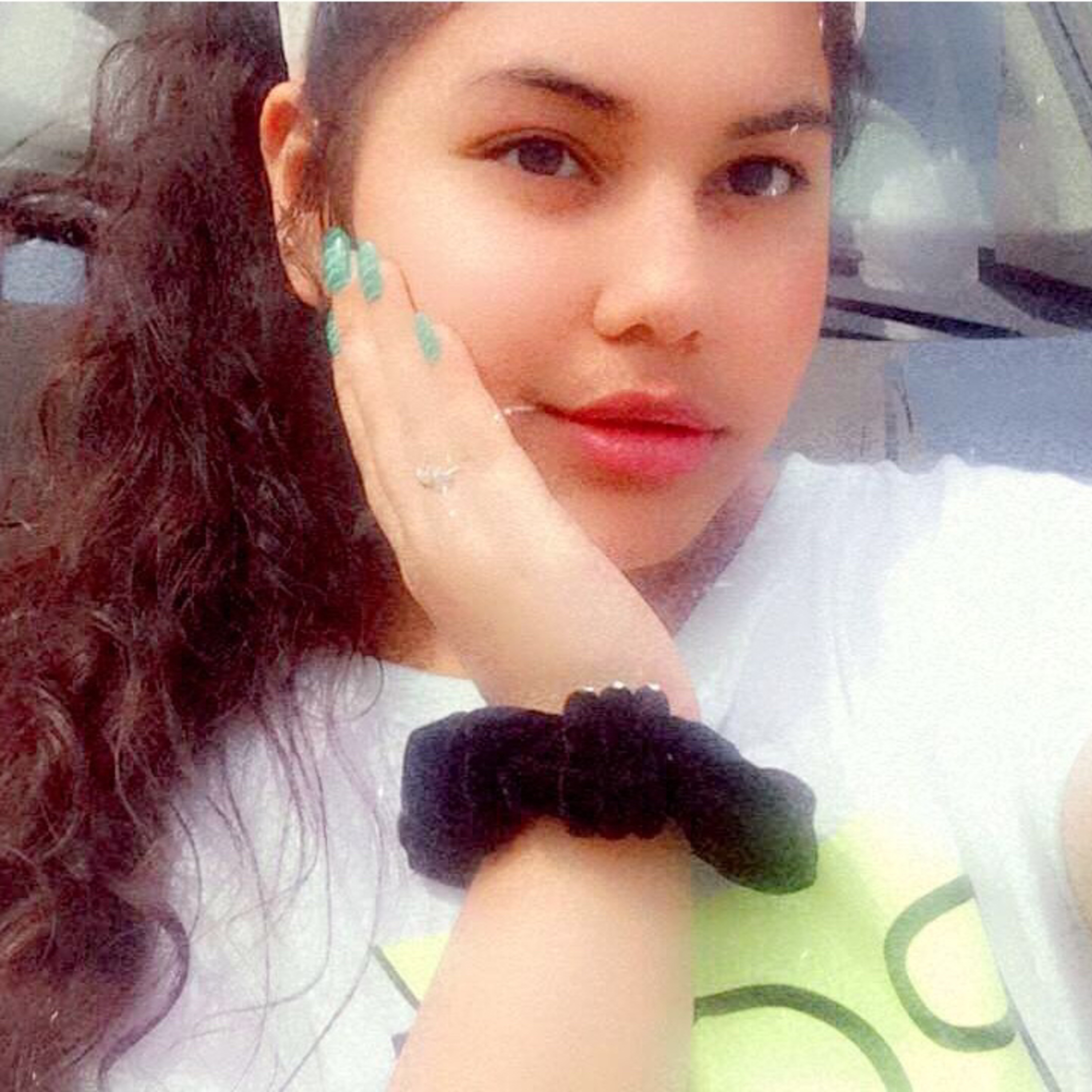 Being happy is not easy but you can.........it’s in your hands to stay happy and enjoy so be w/me🤗❤️