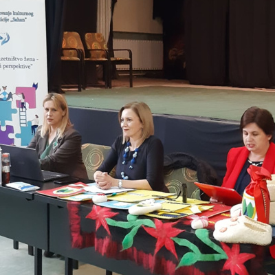 Fikreta Nazifović predsjednica Udruženja Sahan i Sabira Semić edukatorica-press konferencija