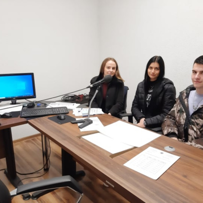 Maida,Merjem i Ibro razgovor u studiju Radio Olova