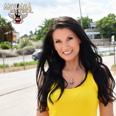 Antonia Aus Tirol Interview Teil 1 über ihr Leben und ihre Musik