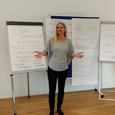 Manuela Wegerer von der Feelgood Akademie im Interview