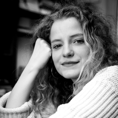 PODCAST:Jeanne Delsarte la comédienne au parcours éclectique episode artwork